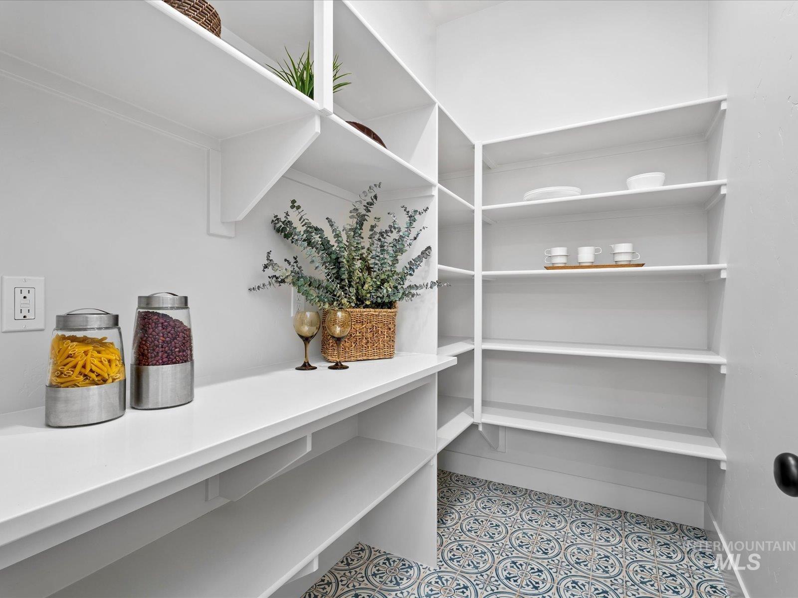 6900 Saddle Bred Way, Star, Idaho 83669, 3 Bedrooms, 3 Bathrooms, Residential For Sale, Price $962,514,MLS 98980534