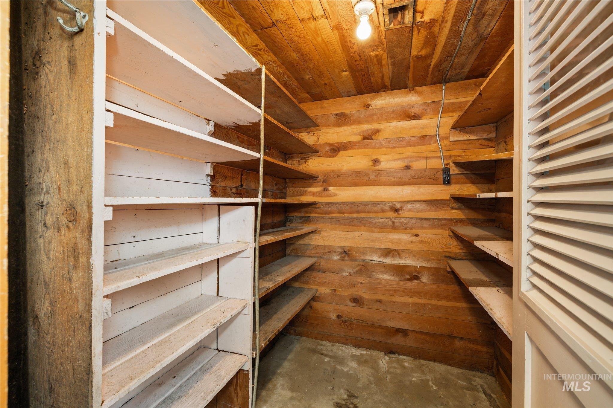 203 E 5th St, Emmett, Idaho 83714, 4 Bedrooms, 1 Bathroom, Residential For Sale, Price $264,000,MLS 98980535