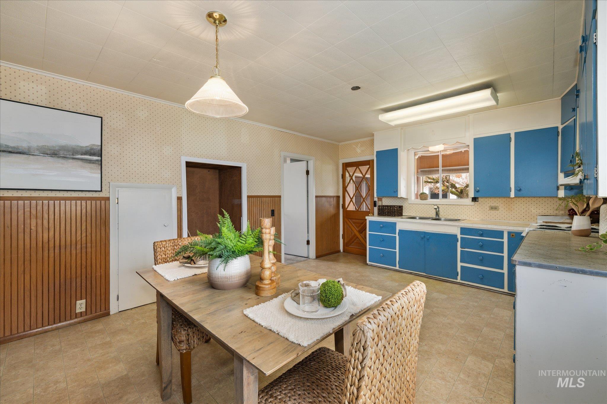 203 E 5th St, Emmett, Idaho 83714, 4 Bedrooms, 1 Bathroom, Residential For Sale, Price $264,000,MLS 98980535