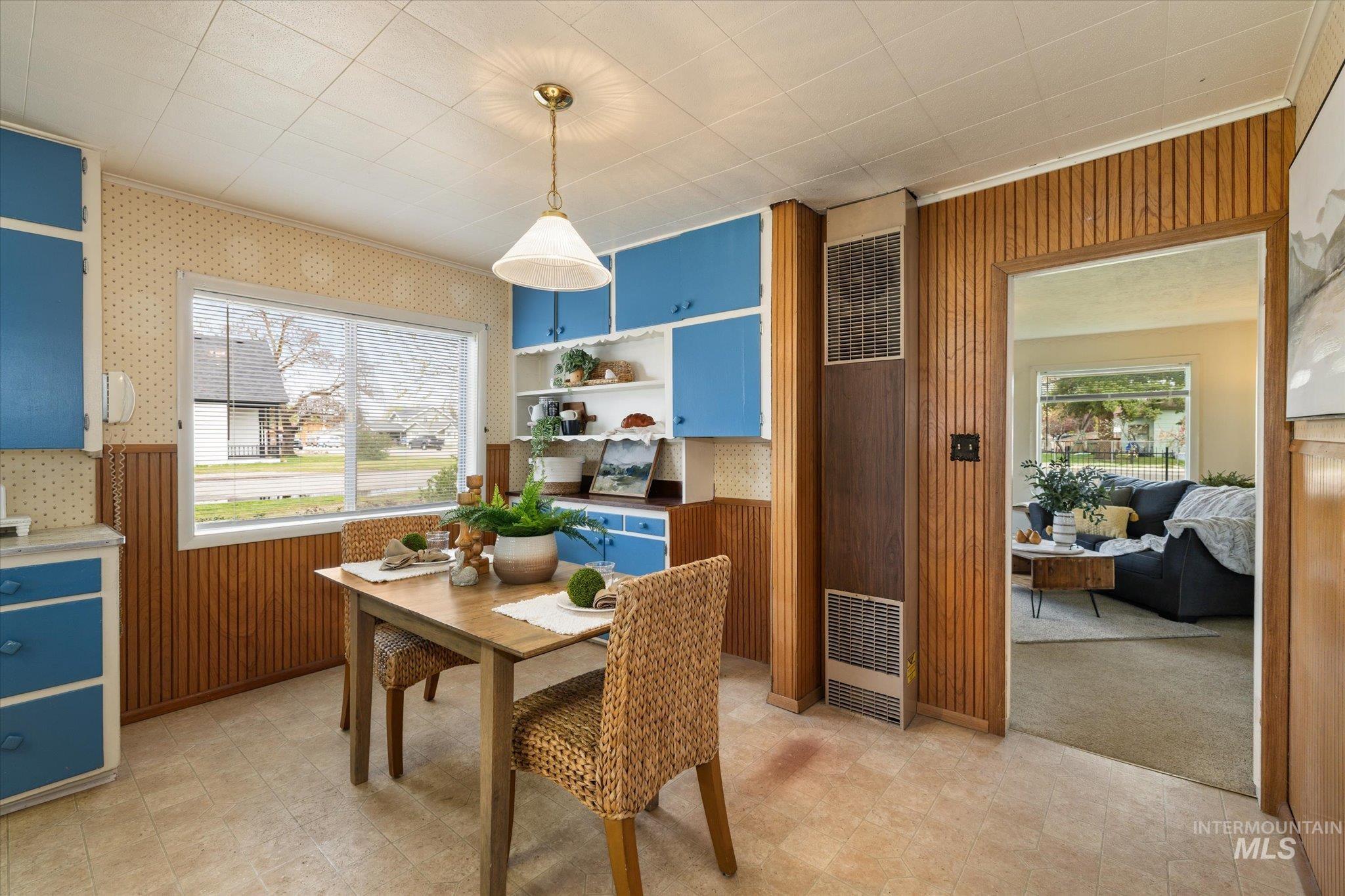 203 E 5th St, Emmett, Idaho 83714, 4 Bedrooms, 1 Bathroom, Residential For Sale, Price $264,000,MLS 98980535