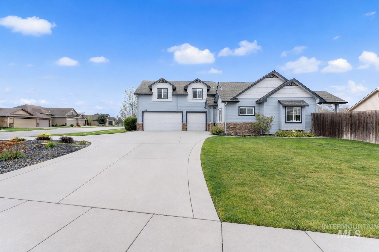 1307 W Belknap, Nampa, Idaho 83686, 3 Bedrooms, 2.5 Bathrooms, Residential For Sale, Price $429,000, 98980536