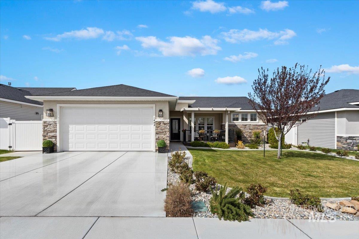 1444 Blue Jay Way, Twin Falls, Idaho 83301, 4 Bedrooms, 2 Bathrooms, Residential For Sale, Price $419,900, 98980538