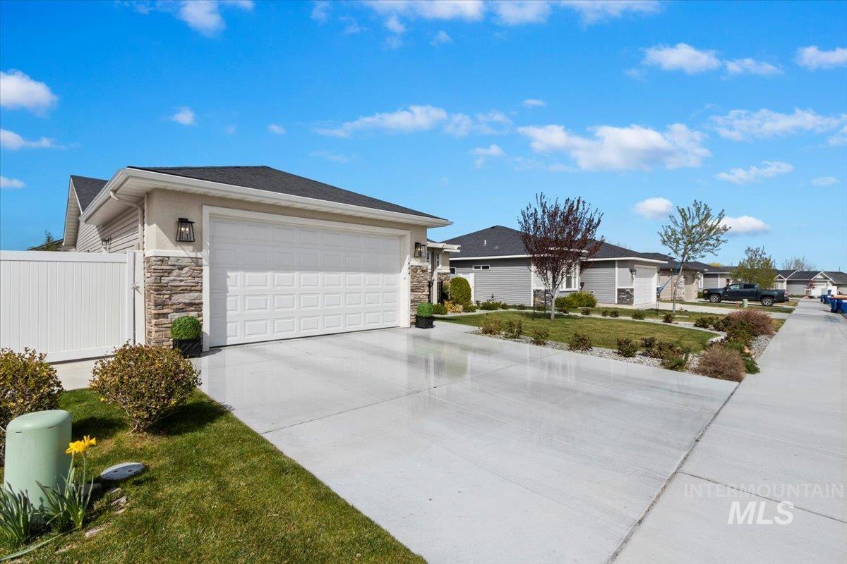 1444 Blue Jay Way, Twin Falls, Idaho 83301, 4 Bedrooms, 2 Bathrooms, Residential For Sale, Price $419,900, 98980538
