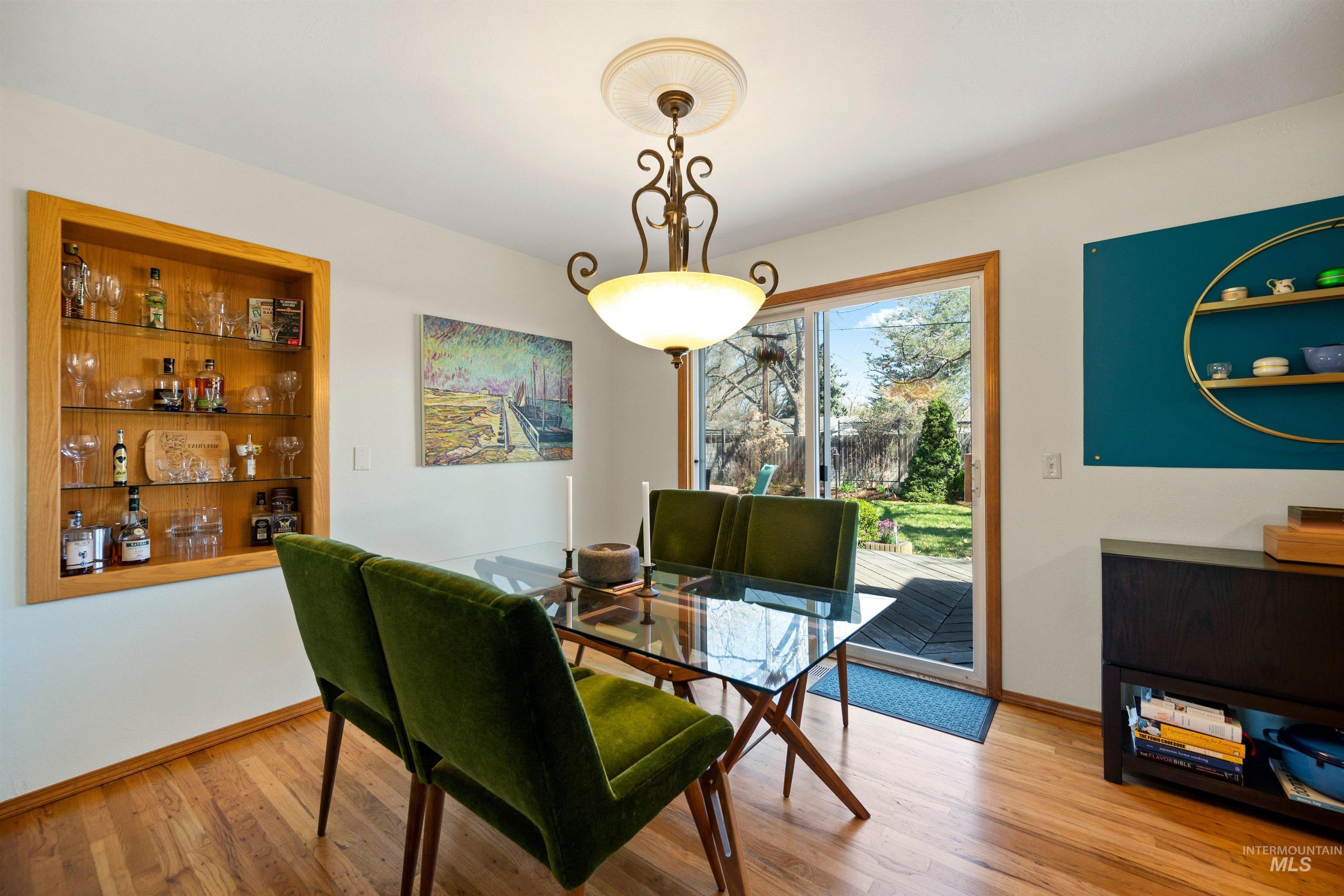 3718 N Cabarton Ln, Boise, Idaho 83704, 3 Bedrooms, 3 Bathrooms, Residential For Sale, Price $600,000,MLS 98980540