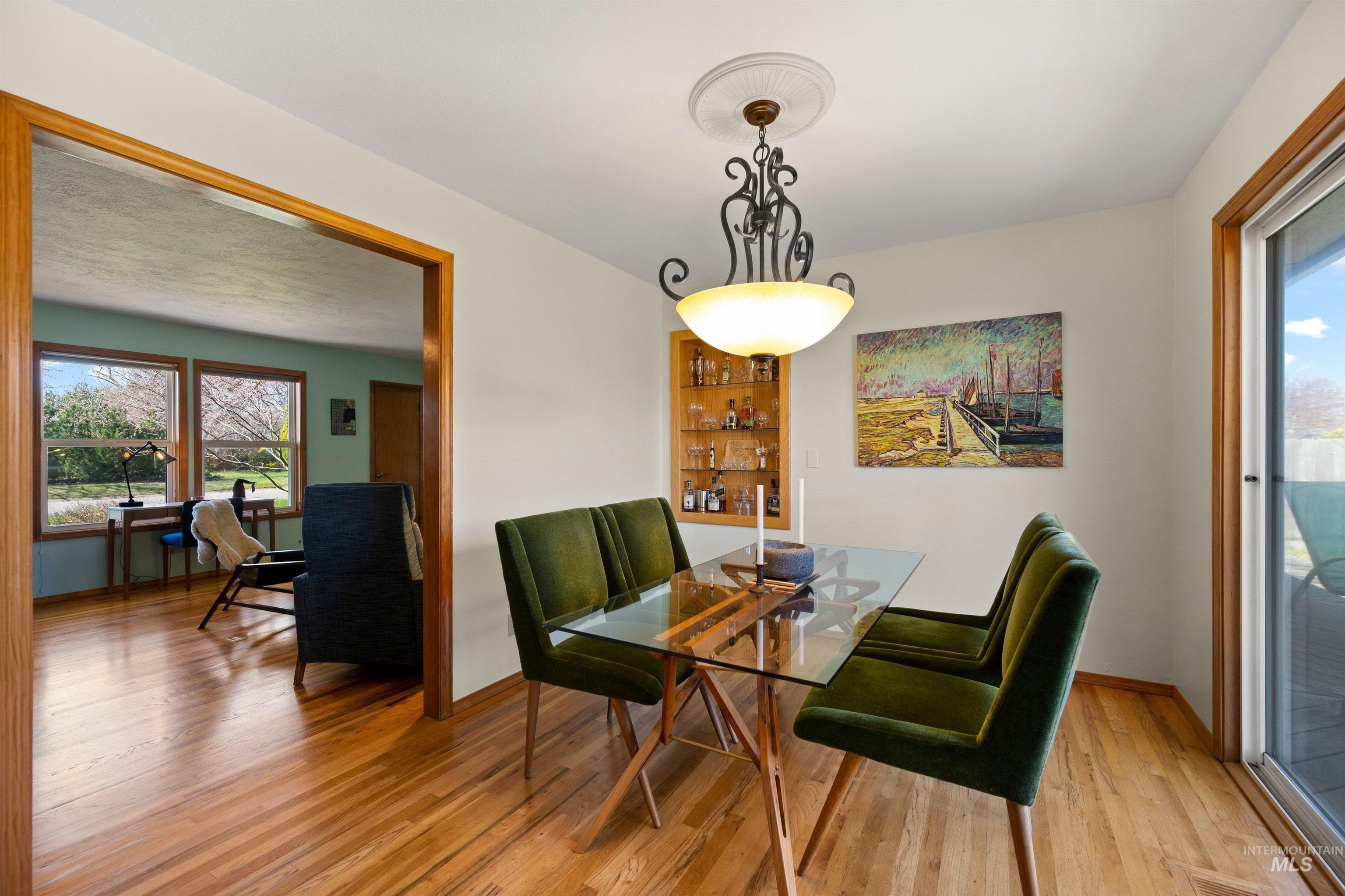 3718 N Cabarton Ln, Boise, Idaho 83704, 3 Bedrooms, 3 Bathrooms, Residential For Sale, Price $600,000,MLS 98980540