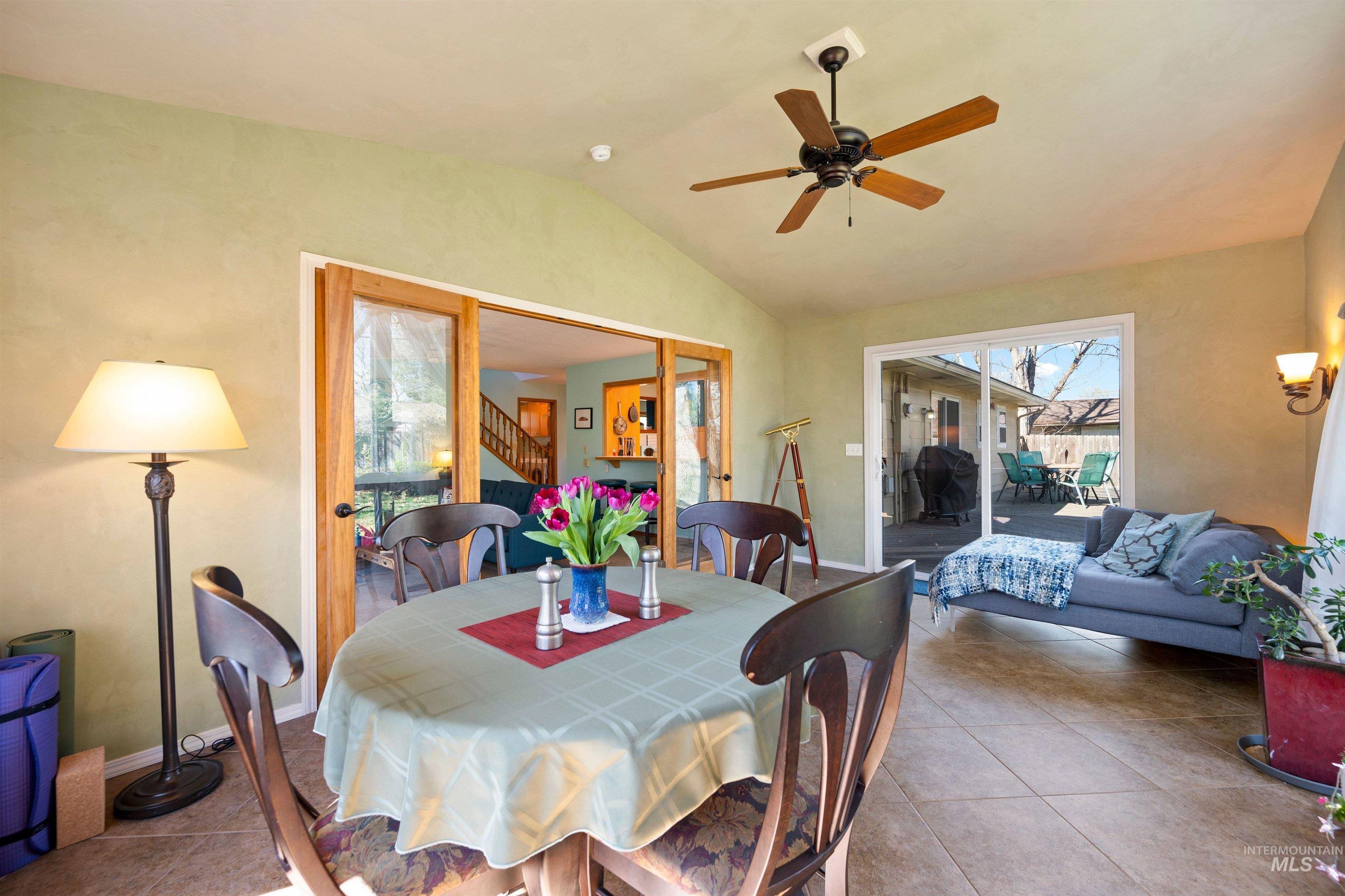 3718 N Cabarton Ln, Boise, Idaho 83704, 3 Bedrooms, 3 Bathrooms, Residential For Sale, Price $600,000,MLS 98980540