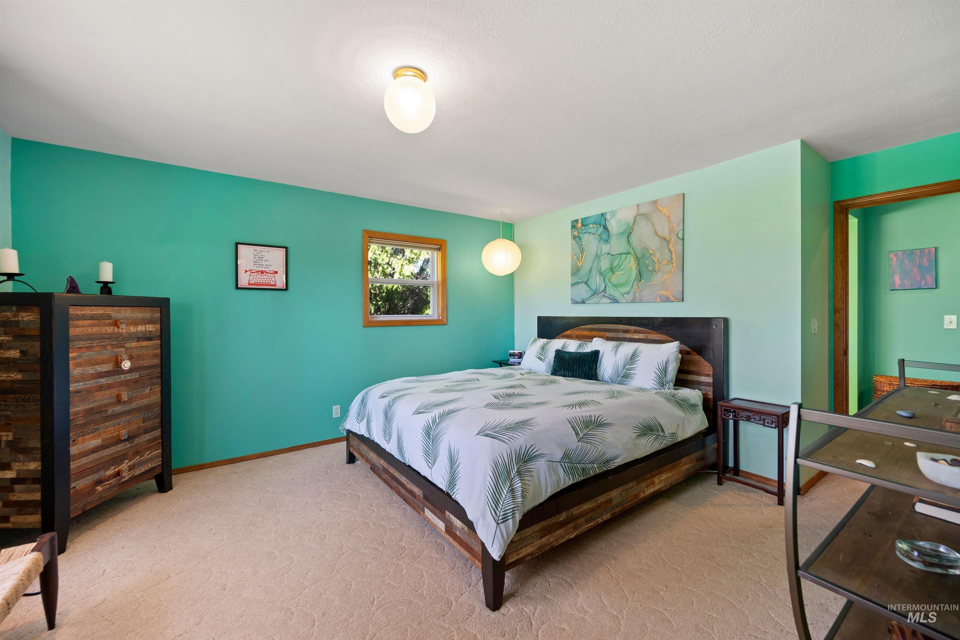 3718 N Cabarton Ln, Boise, Idaho 83704, 3 Bedrooms, 3 Bathrooms, Residential For Sale, Price $600,000,MLS 98980540