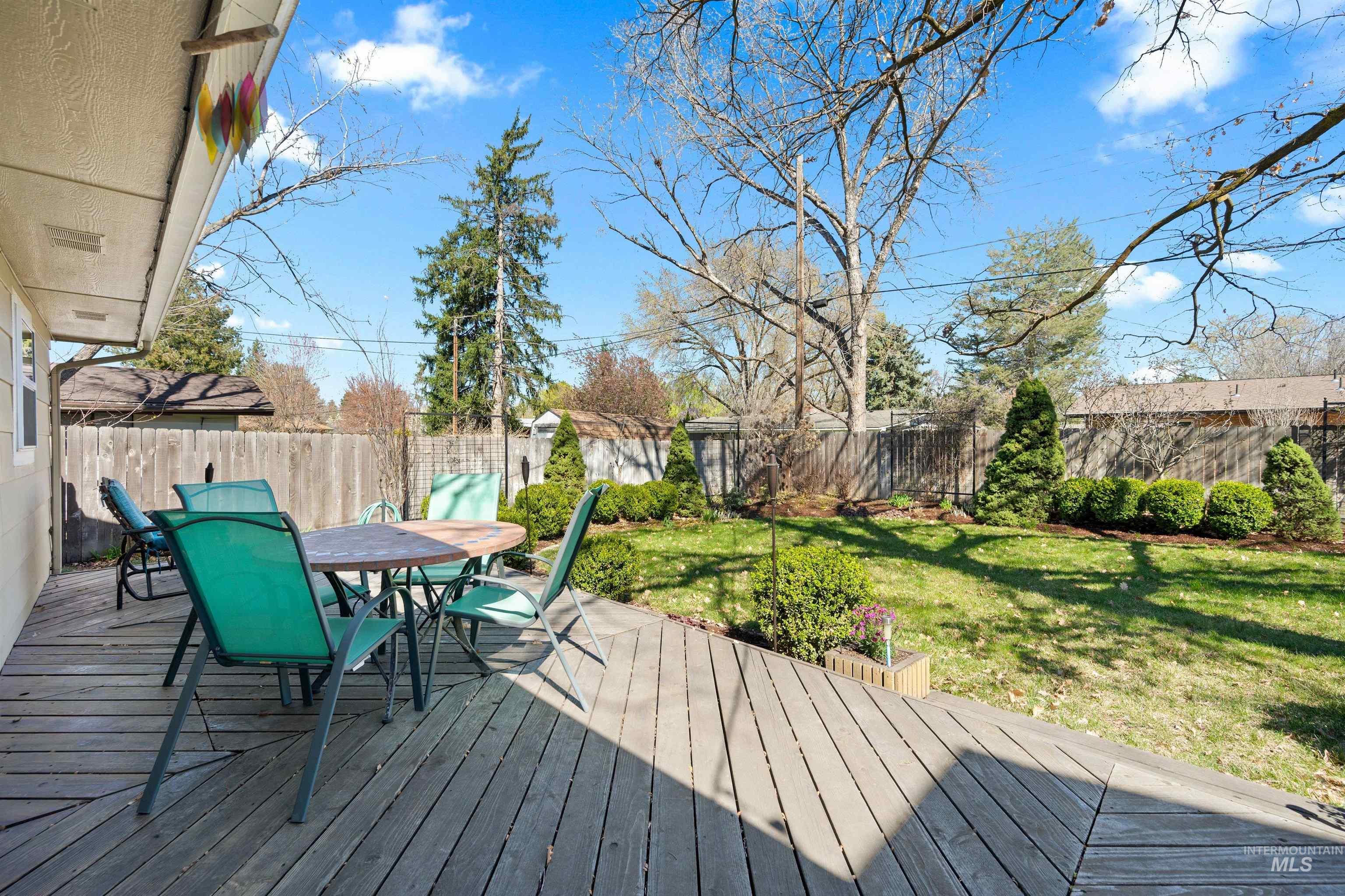 3718 N Cabarton Ln, Boise, Idaho 83704, 3 Bedrooms, 3 Bathrooms, Residential For Sale, Price $600,000,MLS 98980540