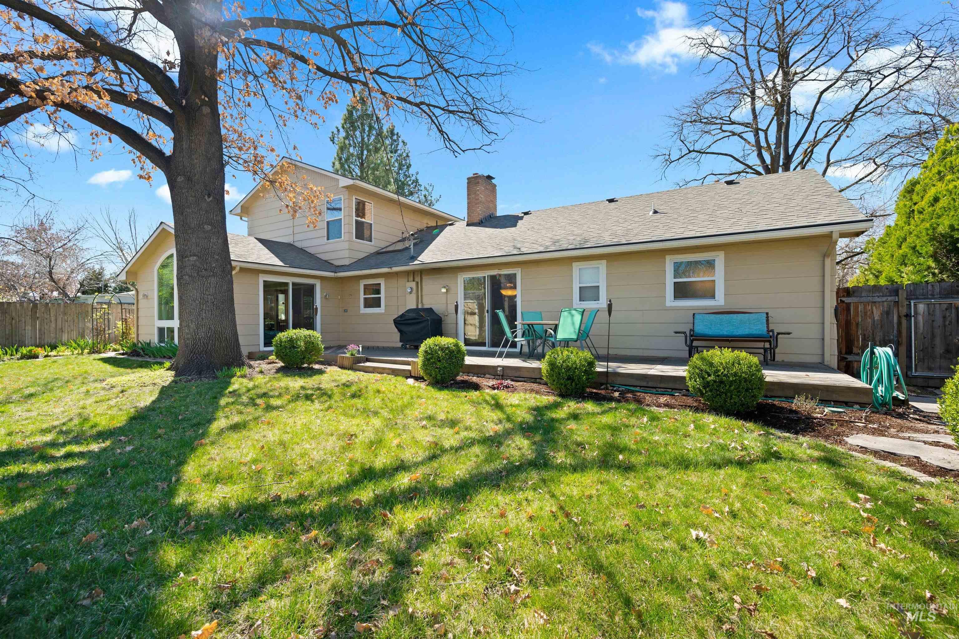 3718 N Cabarton Ln, Boise, Idaho 83704, 3 Bedrooms, 3 Bathrooms, Residential For Sale, Price $600,000,MLS 98980540