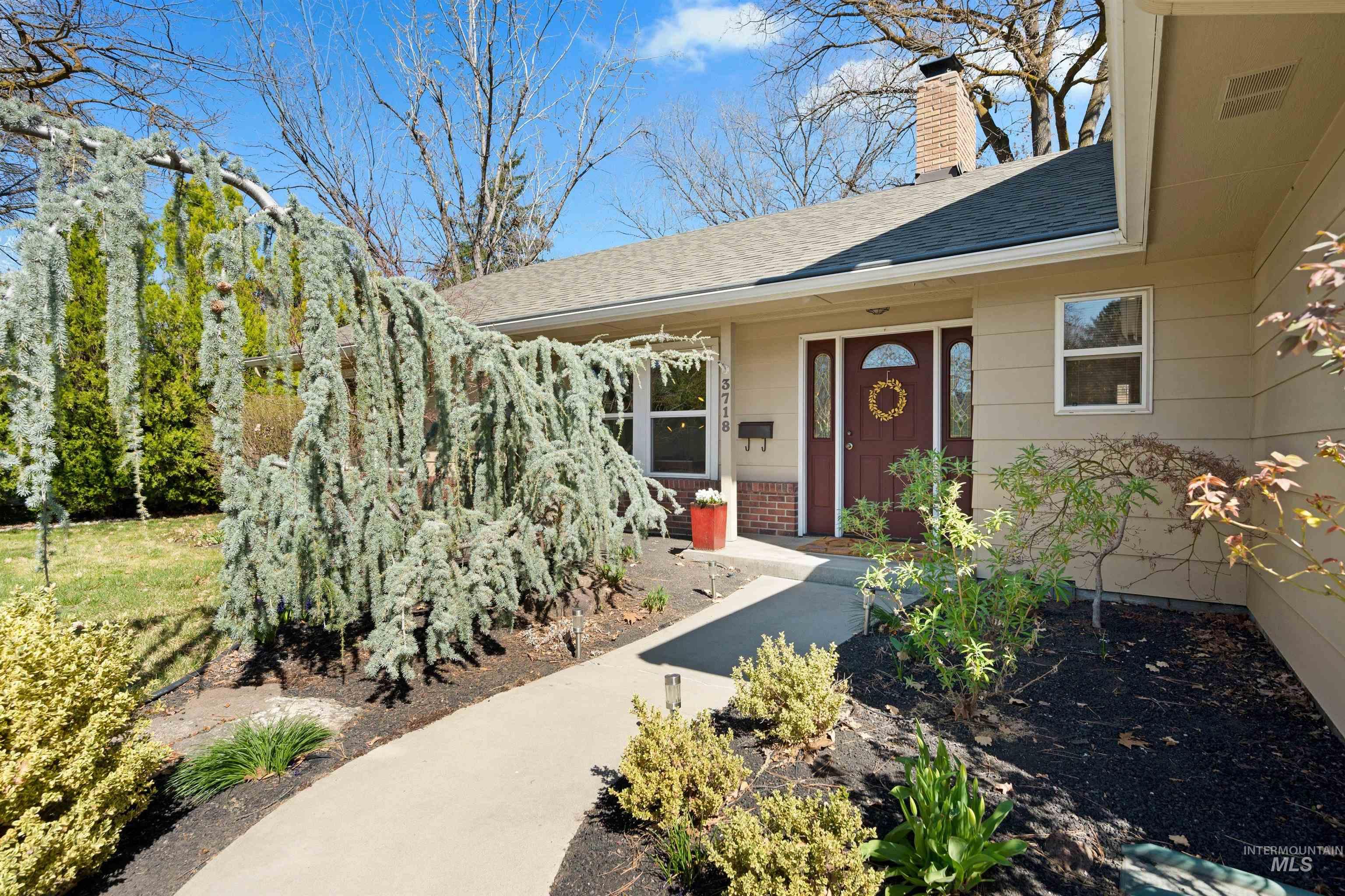 3718 N Cabarton Ln, Boise, Idaho 83704, 3 Bedrooms, 3 Bathrooms, Residential For Sale, Price $600,000,MLS 98980540