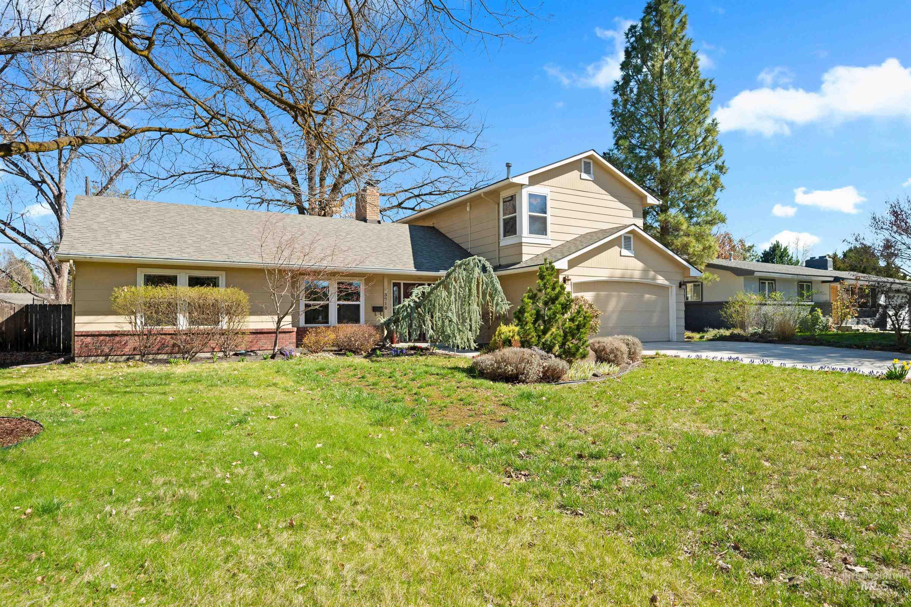3718 N Cabarton Ln, Boise, Idaho 83704, 3 Bedrooms, 3 Bathrooms, Residential For Sale, Price $600,000,MLS 98980540
