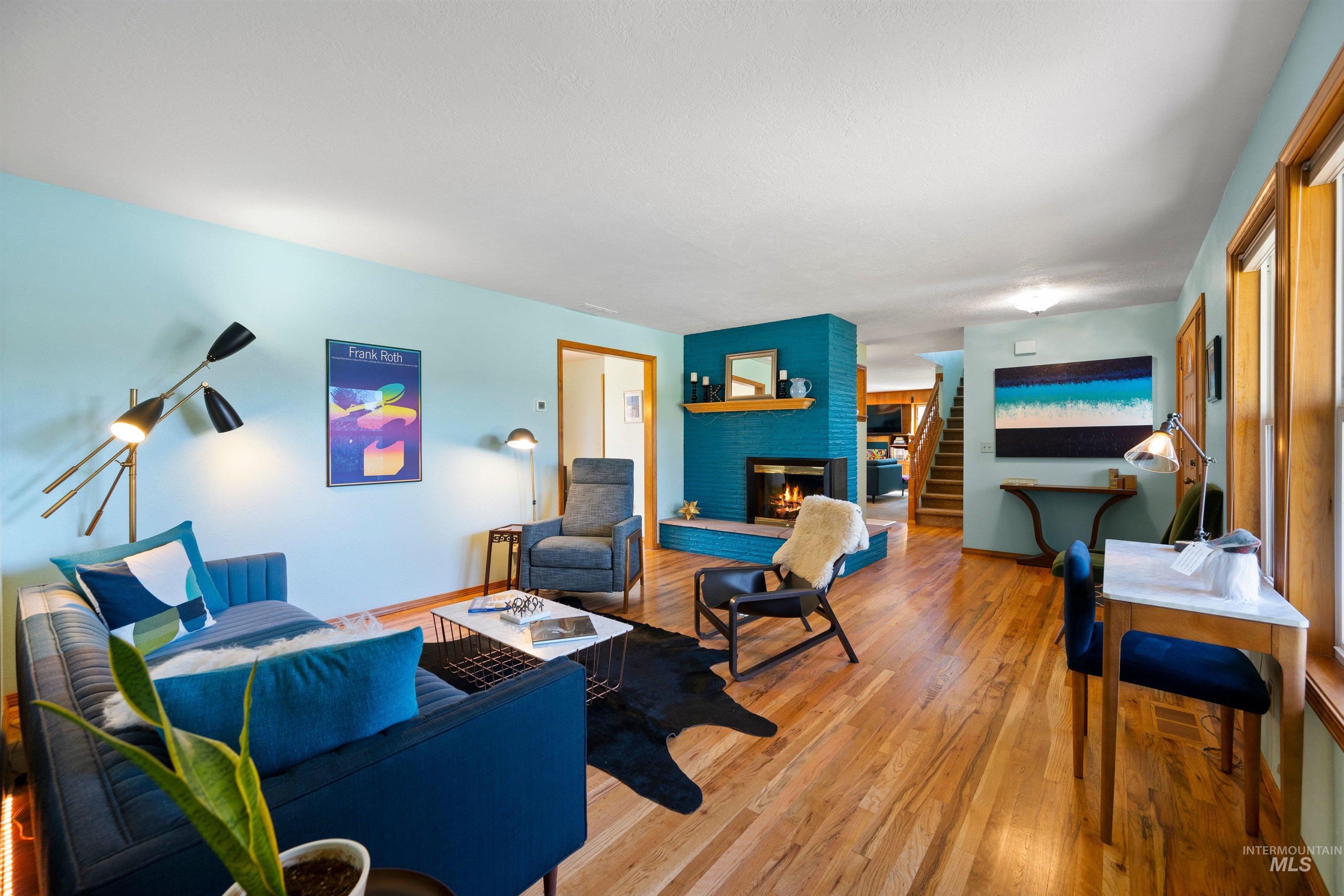 3718 N Cabarton Ln, Boise, Idaho 83704, 3 Bedrooms, 3 Bathrooms, Residential For Sale, Price $600,000,MLS 98980540