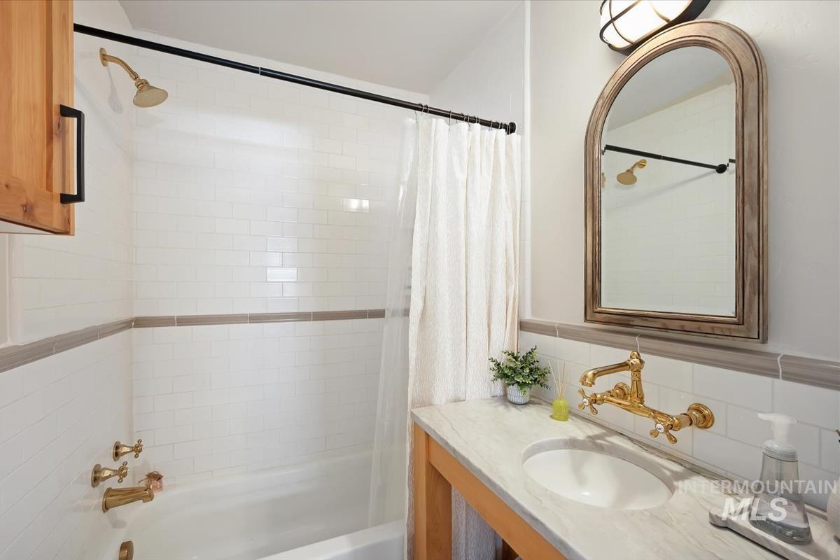 2705 W sunset, Boise, Idaho 83702, 2 Bedrooms, 2 Bathrooms, Residential For Sale, Price $619,900,MLS 98980541