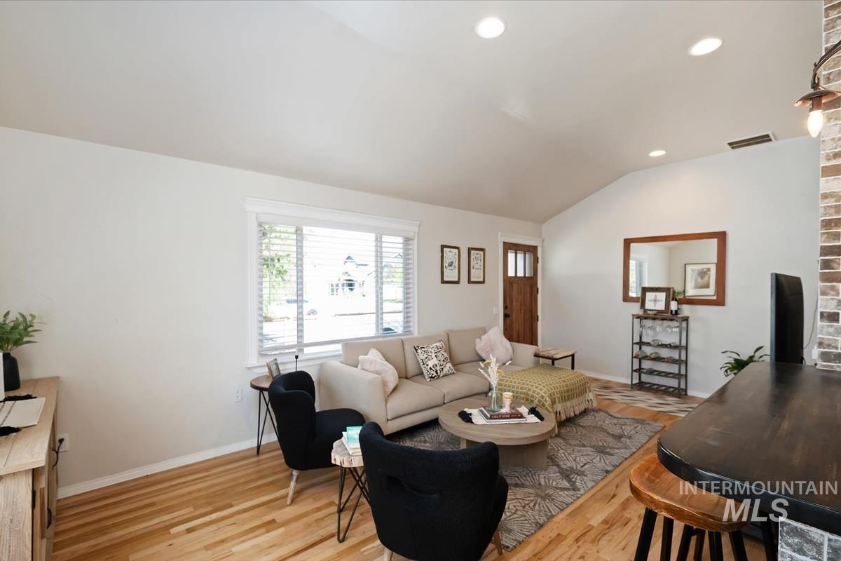 2705 W sunset, Boise, Idaho 83702, 2 Bedrooms, 2 Bathrooms, Residential For Sale, Price $619,900,MLS 98980541