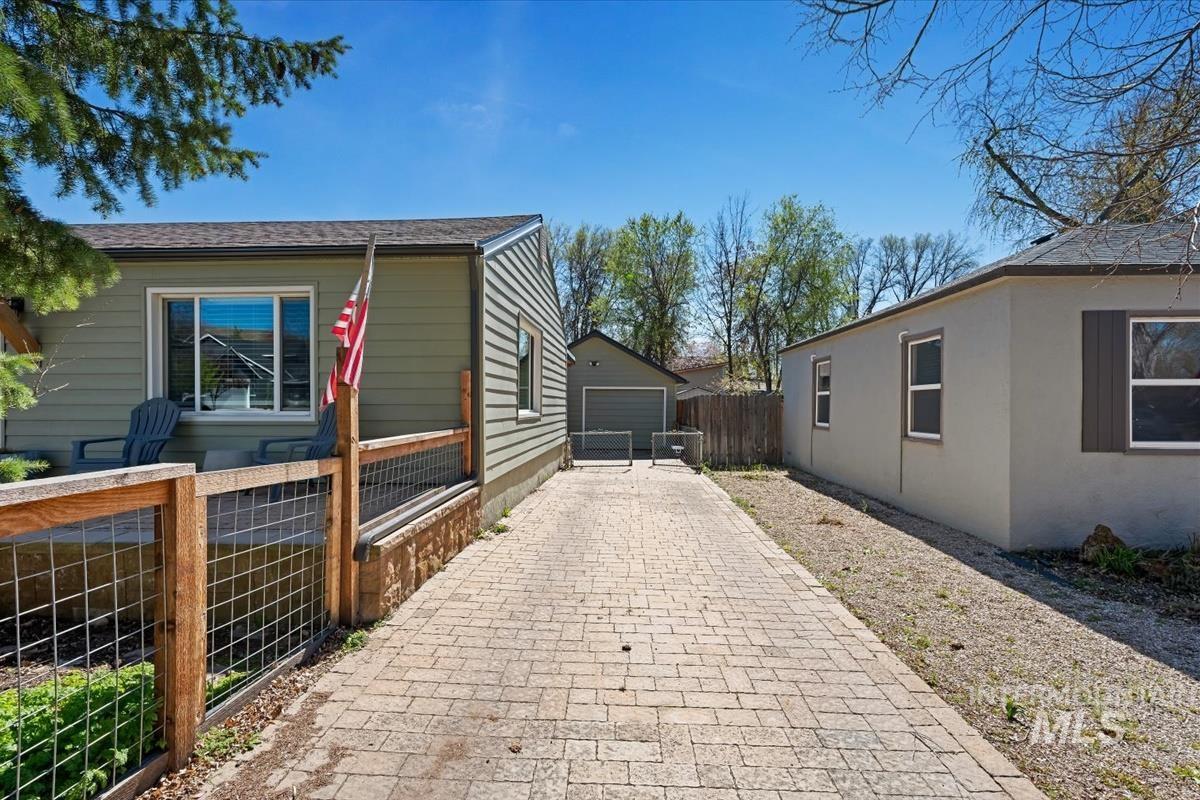 2705 W sunset, Boise, Idaho 83702, 2 Bedrooms, 2 Bathrooms, Residential For Sale, Price $619,900,MLS 98980541