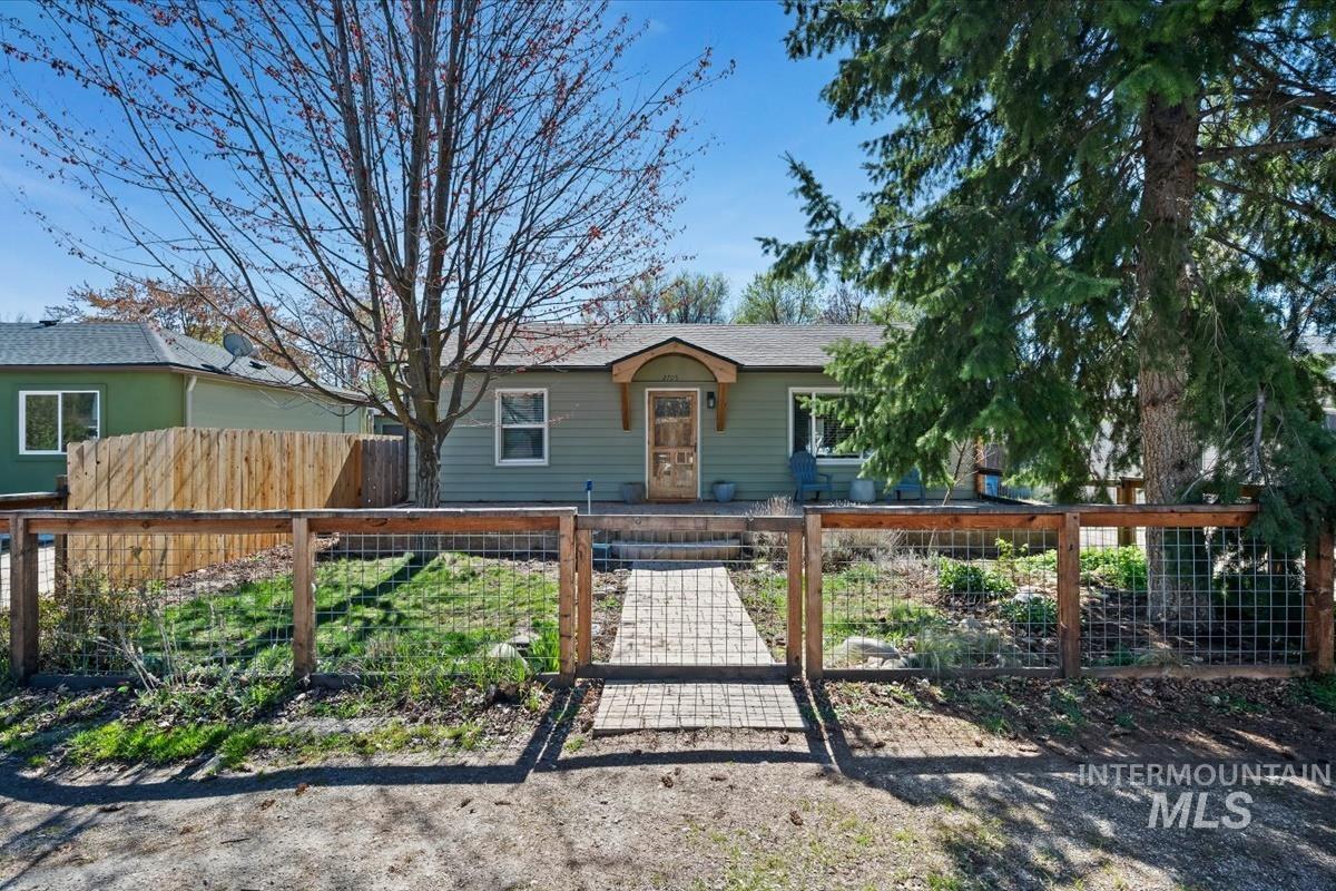 2705 W sunset, Boise, Idaho 83702, 2 Bedrooms, 2 Bathrooms, Residential For Sale, Price $619,900,MLS 98980541
