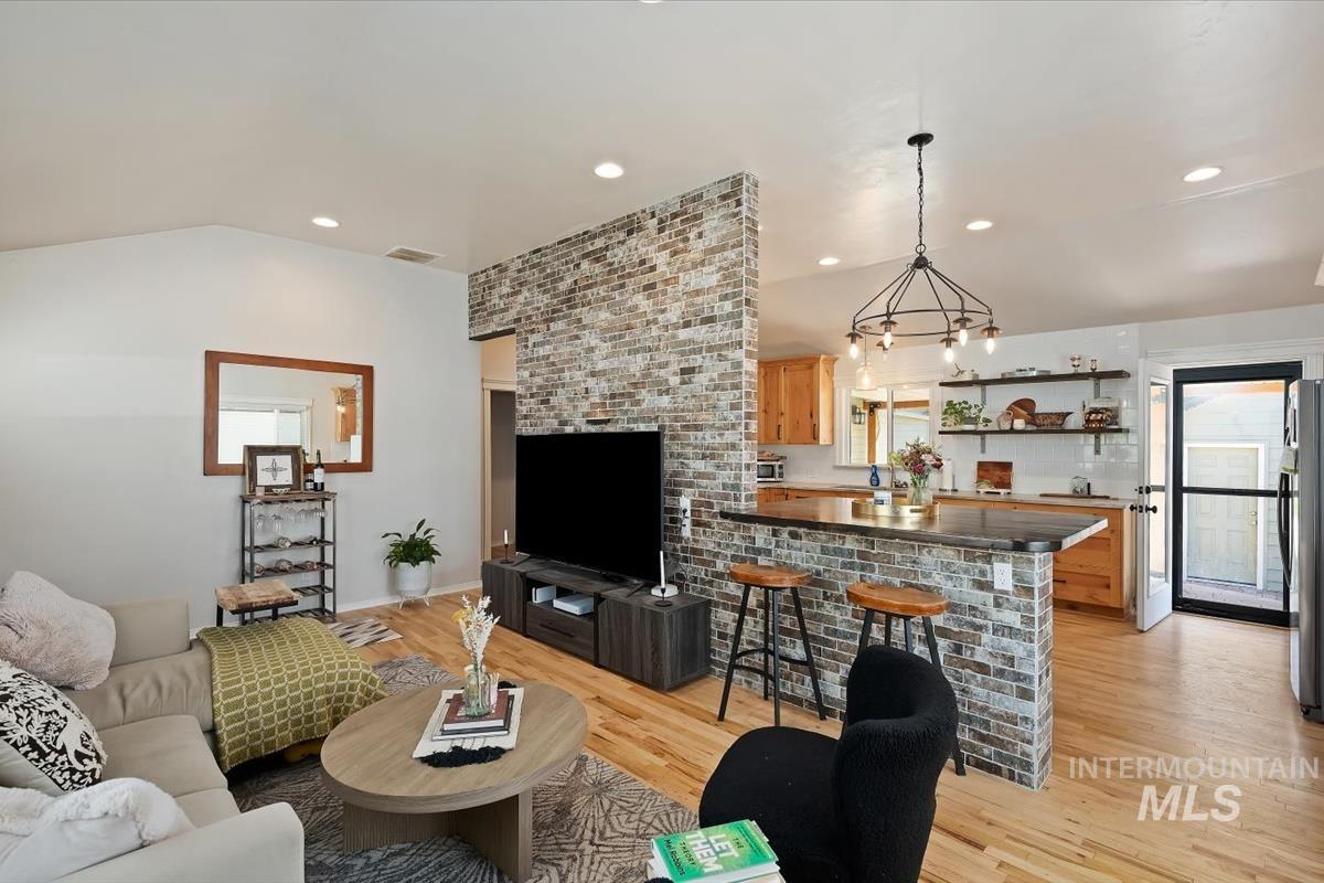 2705 W sunset, Boise, Idaho 83702, 2 Bedrooms, 2 Bathrooms, Residential For Sale, Price $619,900,MLS 98980541