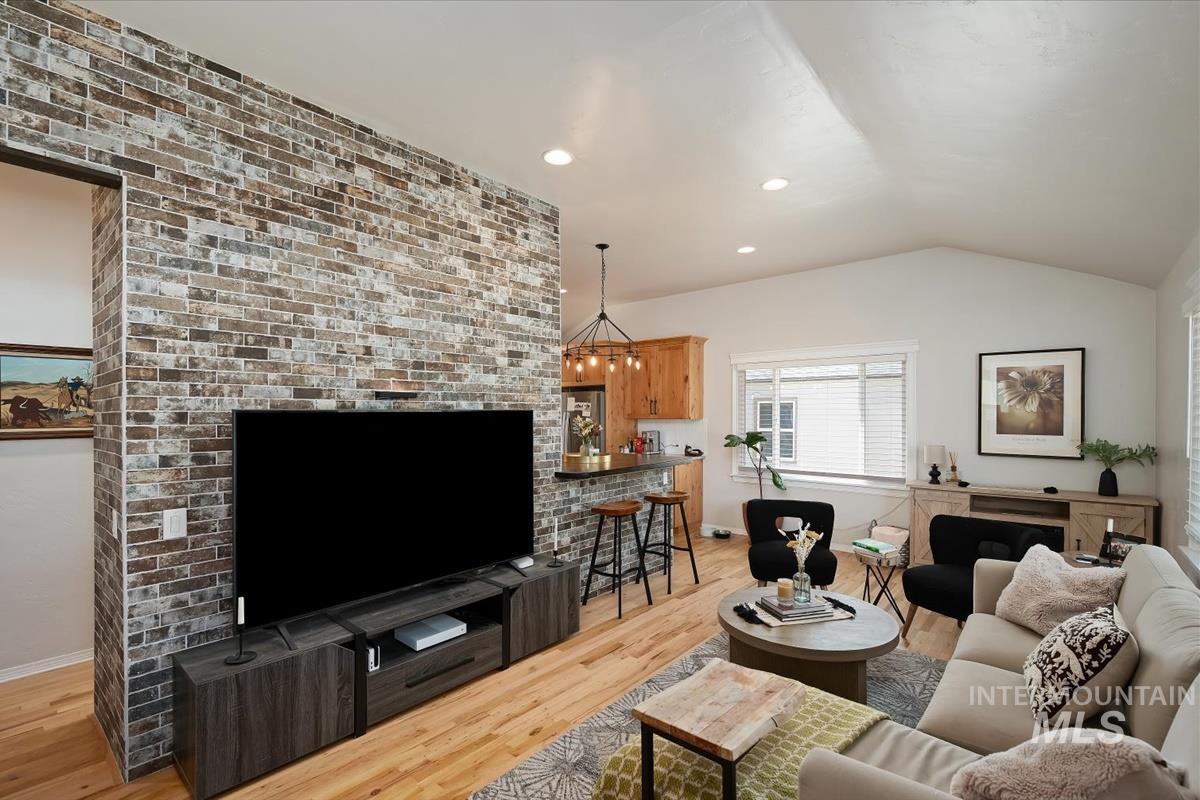 2705 W sunset, Boise, Idaho 83702, 2 Bedrooms, 2 Bathrooms, Residential For Sale, Price $619,900,MLS 98980541