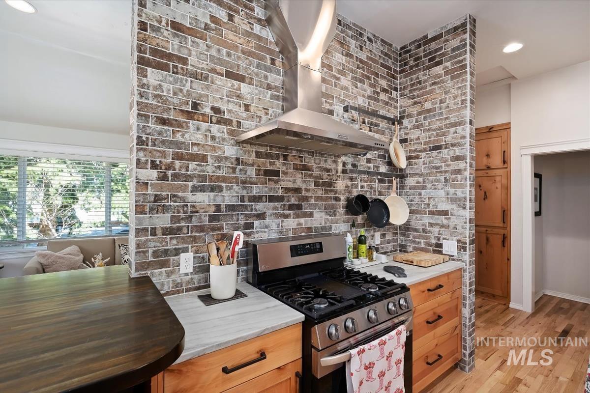 2705 W sunset, Boise, Idaho 83702, 2 Bedrooms, 2 Bathrooms, Residential For Sale, Price $619,900,MLS 98980541