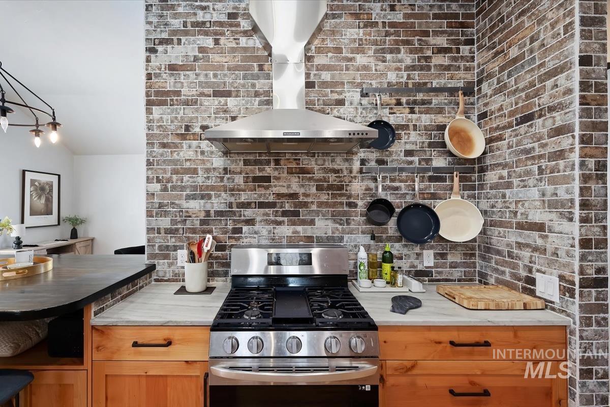 2705 W sunset, Boise, Idaho 83702, 2 Bedrooms, 2 Bathrooms, Residential For Sale, Price $619,900,MLS 98980541