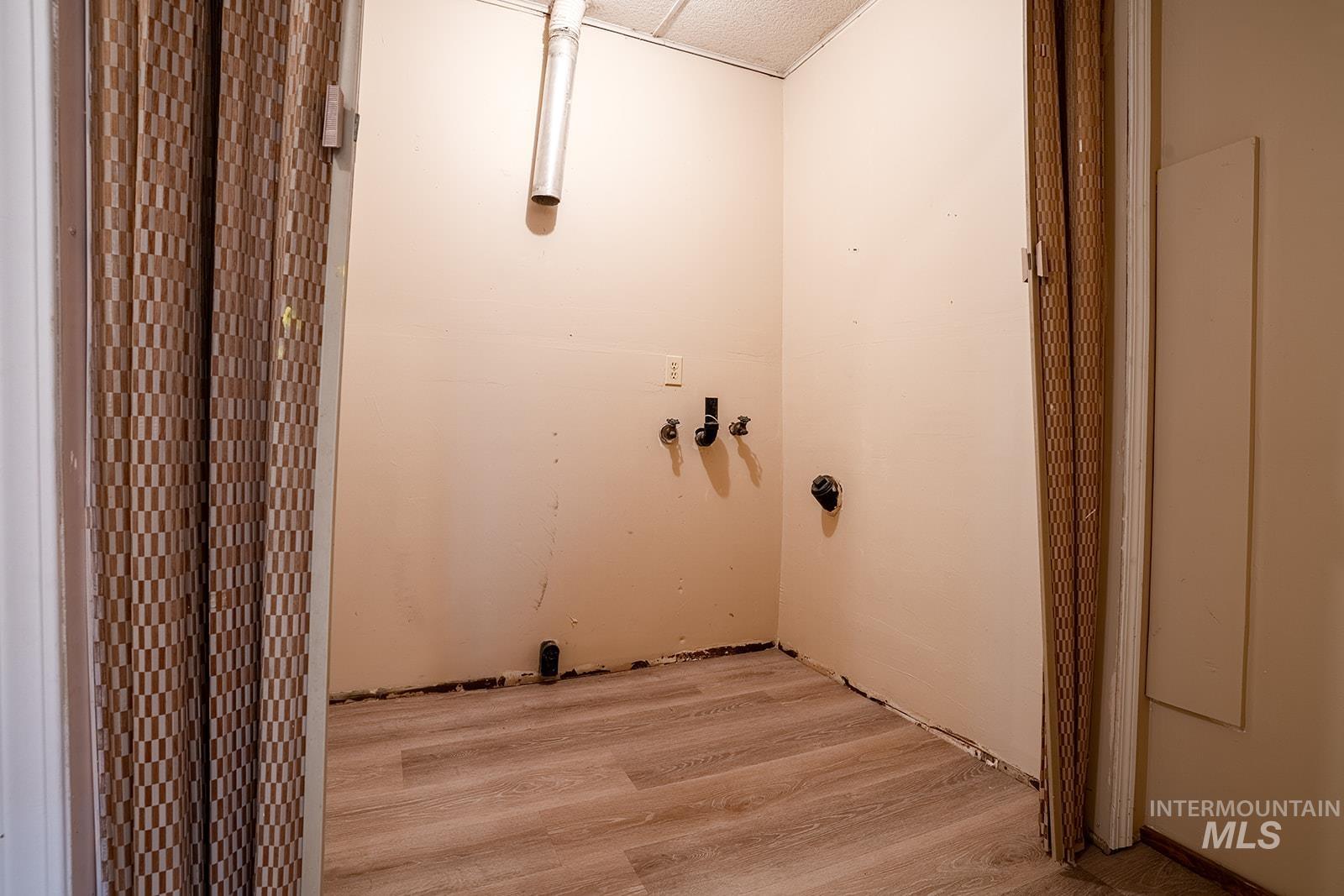 1357 pound lane, Clarkston, Washington 99403, 3 Bedrooms, 2 Bathrooms, Residential For Sale, Price $299,000,MLS 98980543