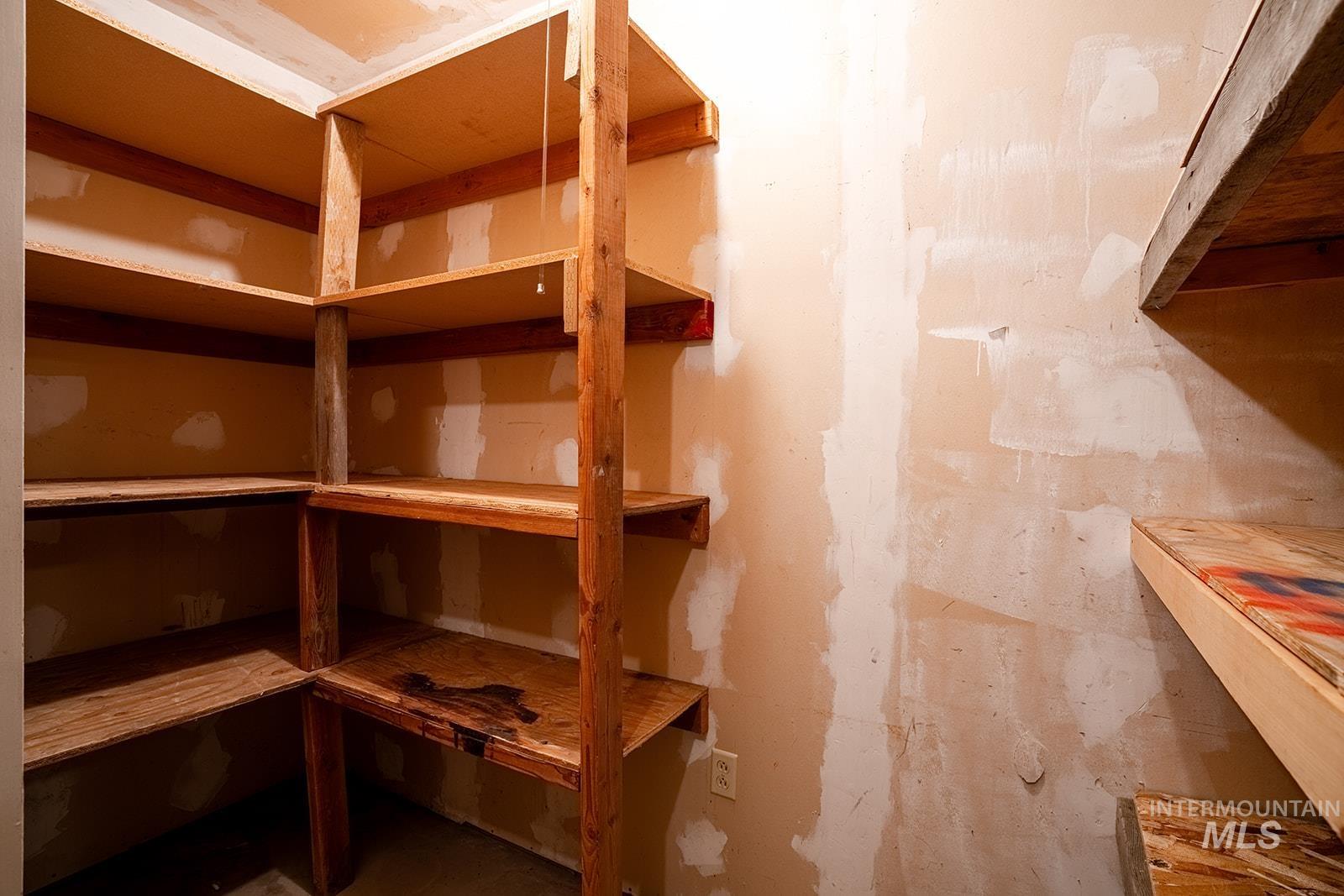 1357 pound lane, Clarkston, Washington 99403, 3 Bedrooms, 2 Bathrooms, Residential For Sale, Price $299,000,MLS 98980543