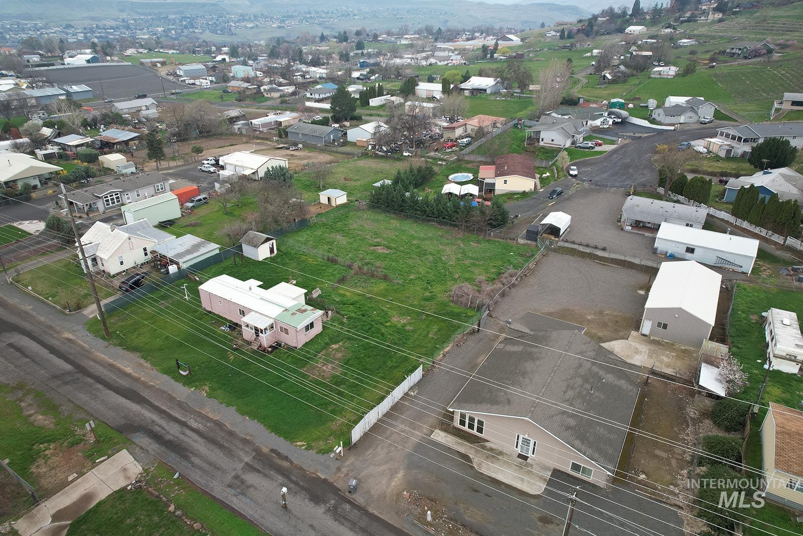 1357 pound lane, Clarkston, Washington 99403, 3 Bedrooms, 2 Bathrooms, Residential For Sale, Price $299,000,MLS 98980543