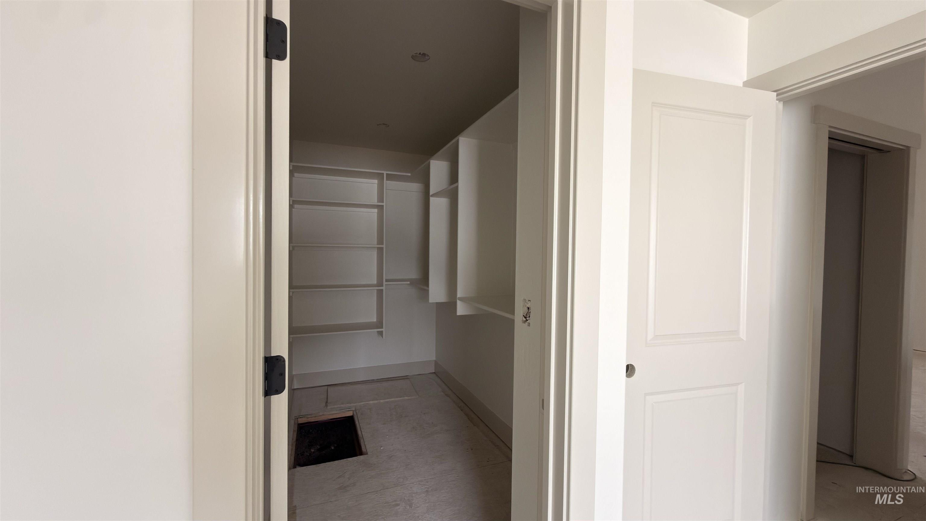 563 Pisces Ct., Twin Falls, Idaho 83301-7145, 3 Bedrooms, 2 Bathrooms, Residential For Sale, Price $419,999,MLS 98980544