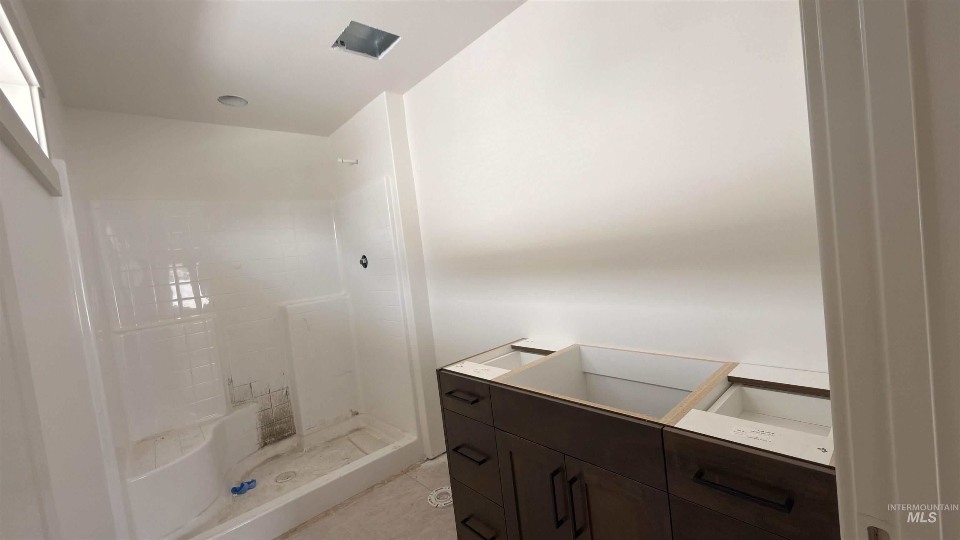 563 Pisces Ct., Twin Falls, Idaho 83301-7145, 3 Bedrooms, 2 Bathrooms, Residential For Sale, Price $419,999,MLS 98980544