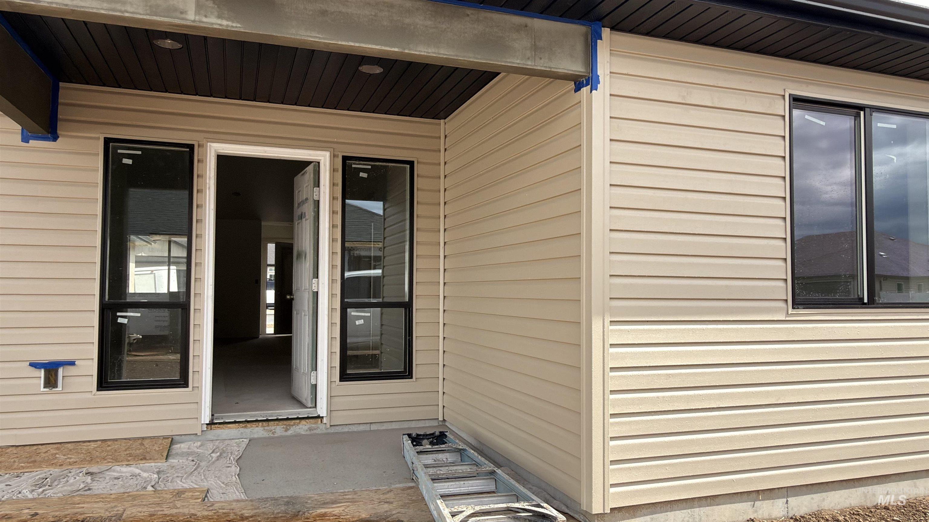 563 Pisces Ct., Twin Falls, Idaho 83301-7145, 3 Bedrooms, 2 Bathrooms, Residential For Sale, Price $419,999,MLS 98980544