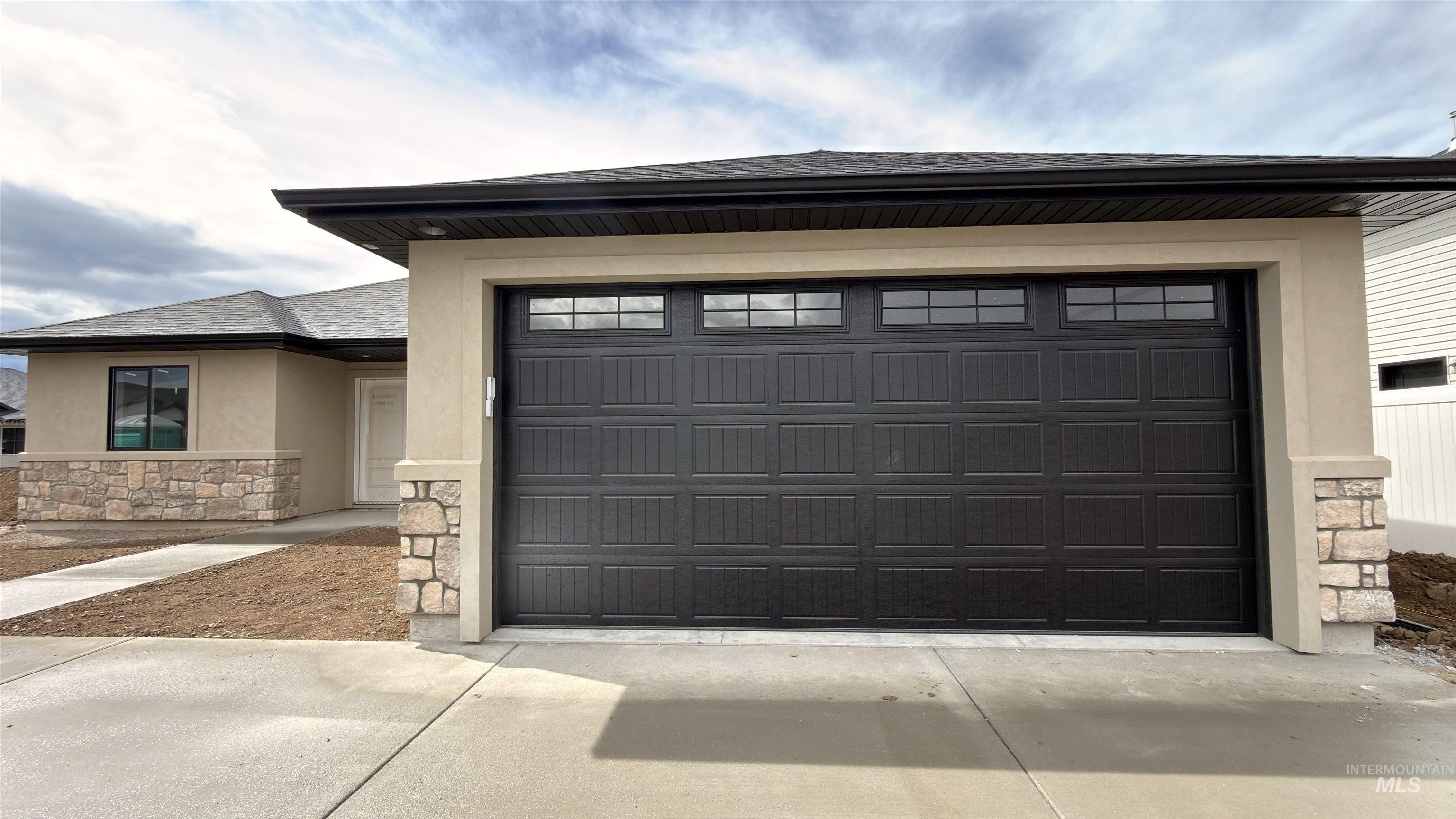 563 Pisces Ct., Twin Falls, Idaho 83301-7145, 3 Bedrooms, 2 Bathrooms, Residential For Sale, Price $419,999,MLS 98980544