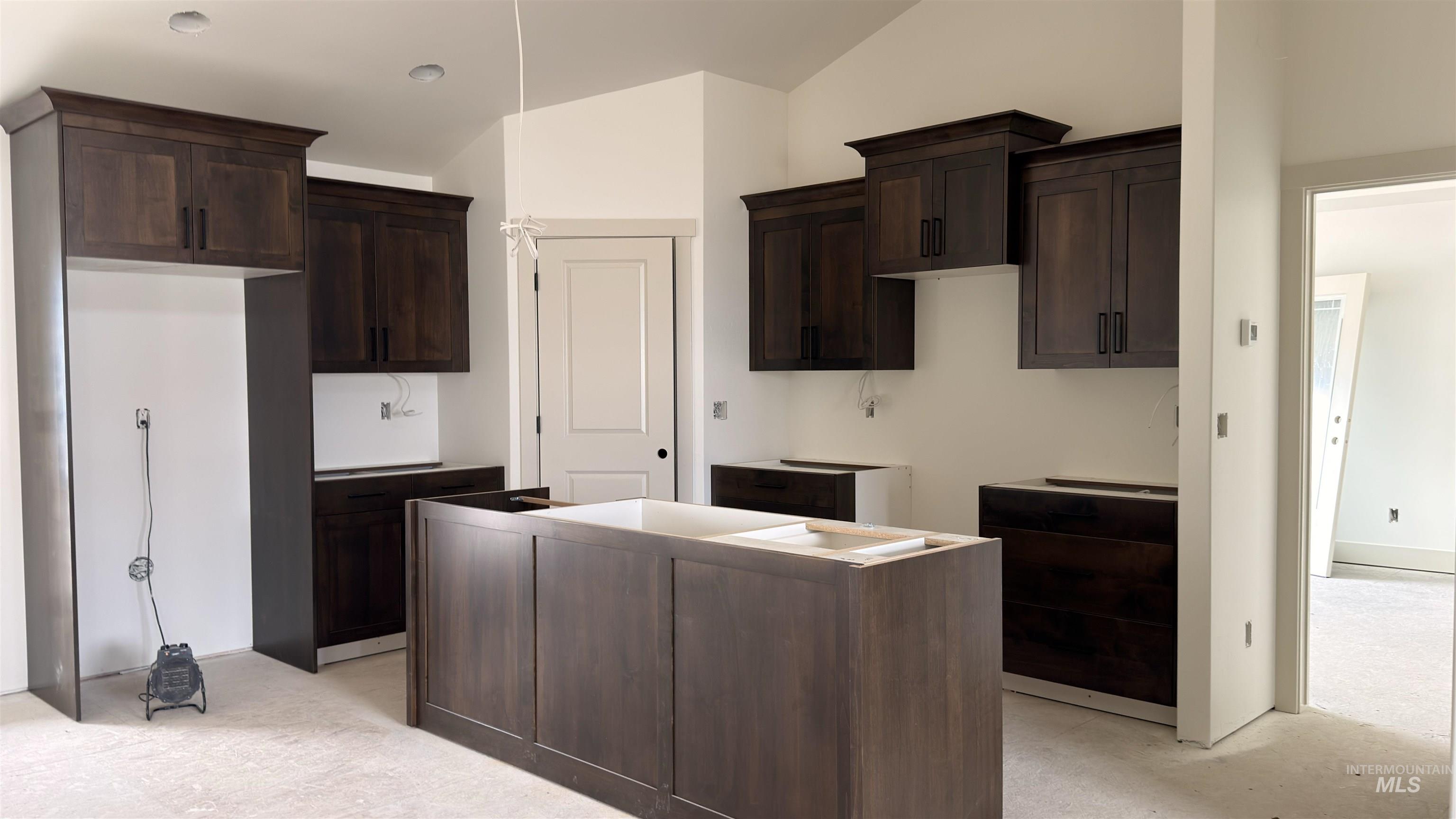 563 Pisces Ct., Twin Falls, Idaho 83301-7145, 3 Bedrooms, 2 Bathrooms, Residential For Sale, Price $419,999,MLS 98980544