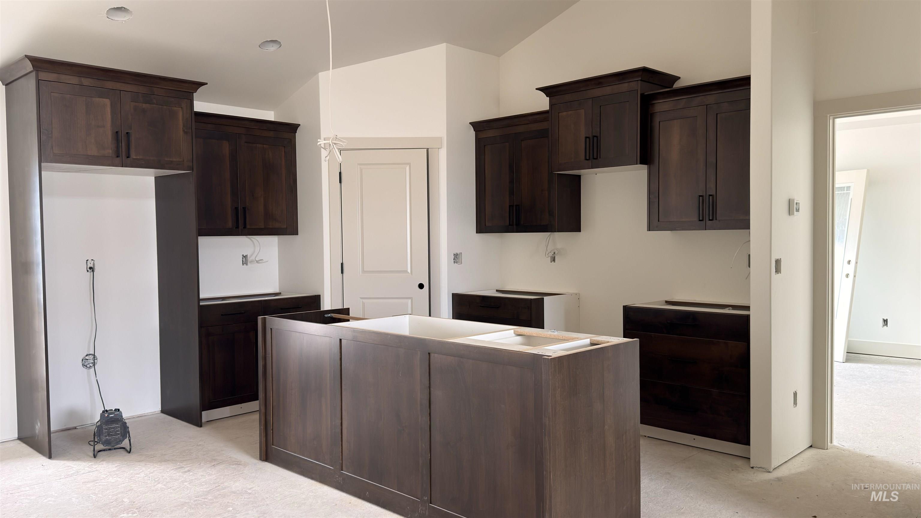 563 Pisces Ct., Twin Falls, Idaho 83301-7145, 3 Bedrooms, 2 Bathrooms, Residential For Sale, Price $419,999,MLS 98980544