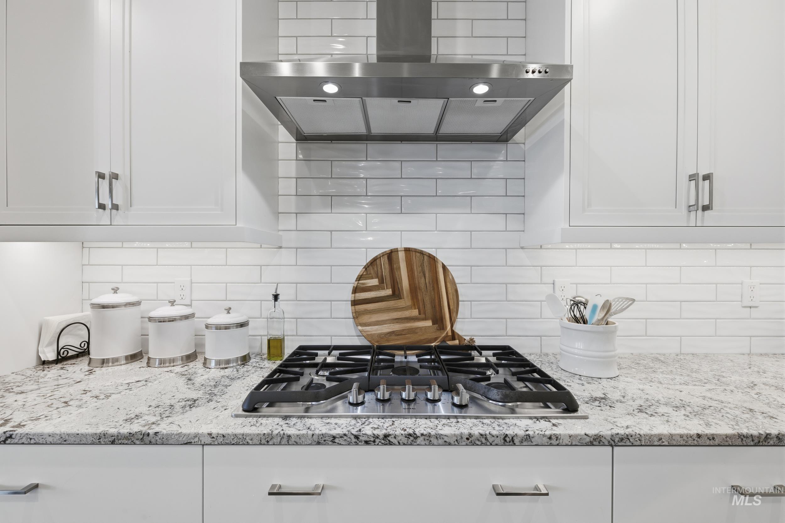 1310 W Winsett, Kuna, Idaho 83634-2460, 4 Bedrooms, 3 Bathrooms, Residential For Sale, Price $660,000,MLS 98980546