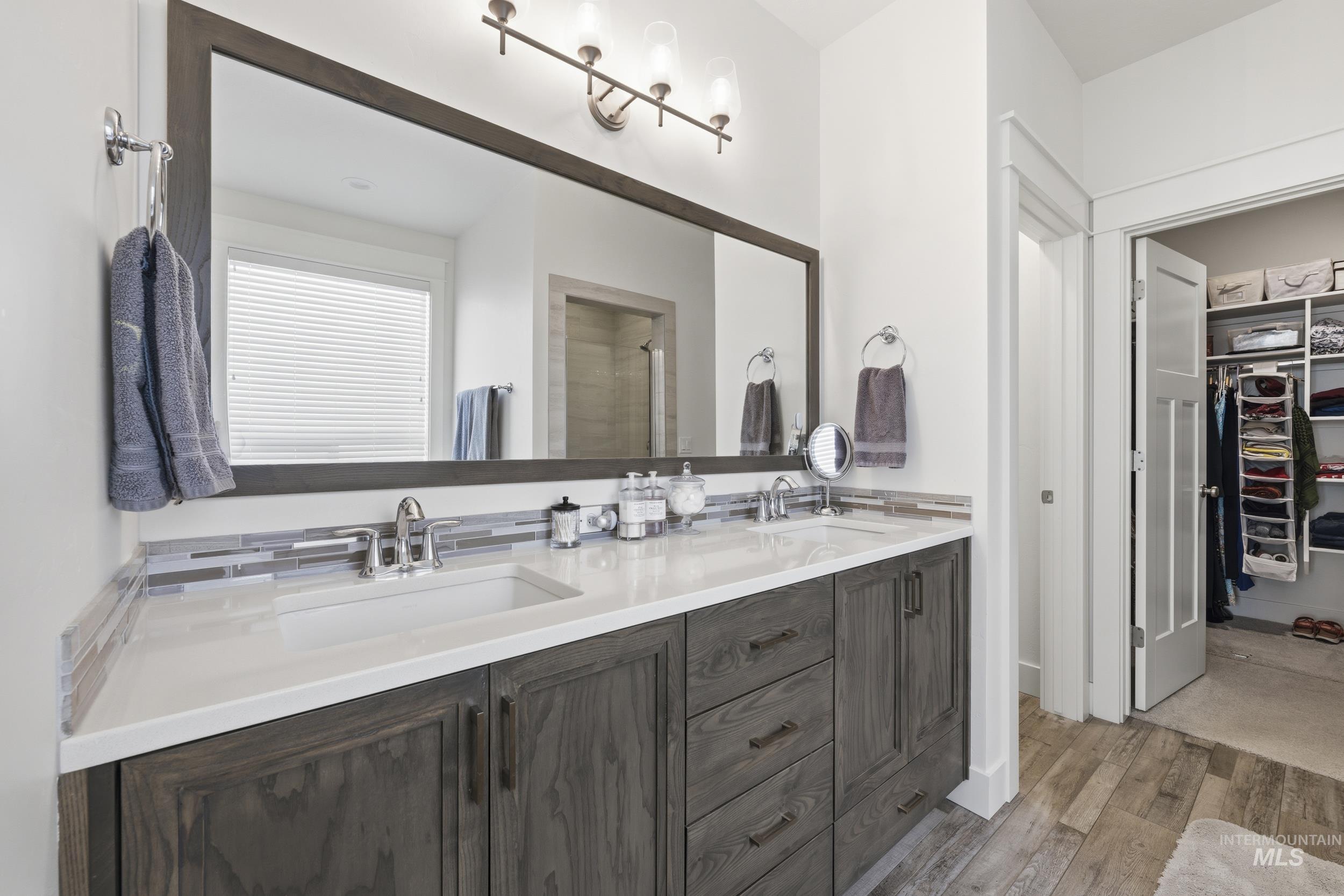 1310 W Winsett, Kuna, Idaho 83634-2460, 4 Bedrooms, 3 Bathrooms, Residential For Sale, Price $660,000,MLS 98980546