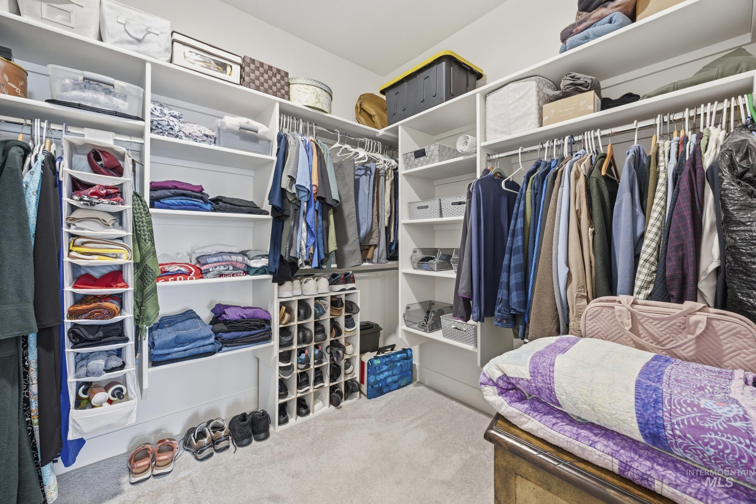 1310 W Winsett, Kuna, Idaho 83634-2460, 4 Bedrooms, 3 Bathrooms, Residential For Sale, Price $660,000,MLS 98980546