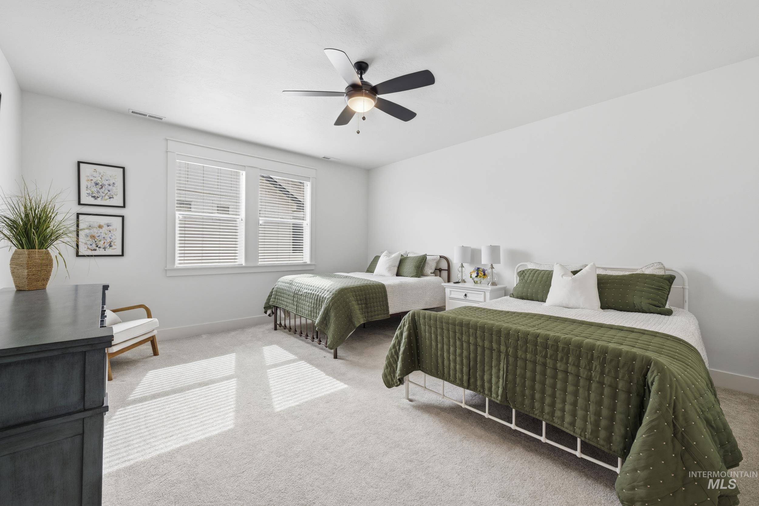 1310 W Winsett, Kuna, Idaho 83634-2460, 4 Bedrooms, 3 Bathrooms, Residential For Sale, Price $660,000,MLS 98980546