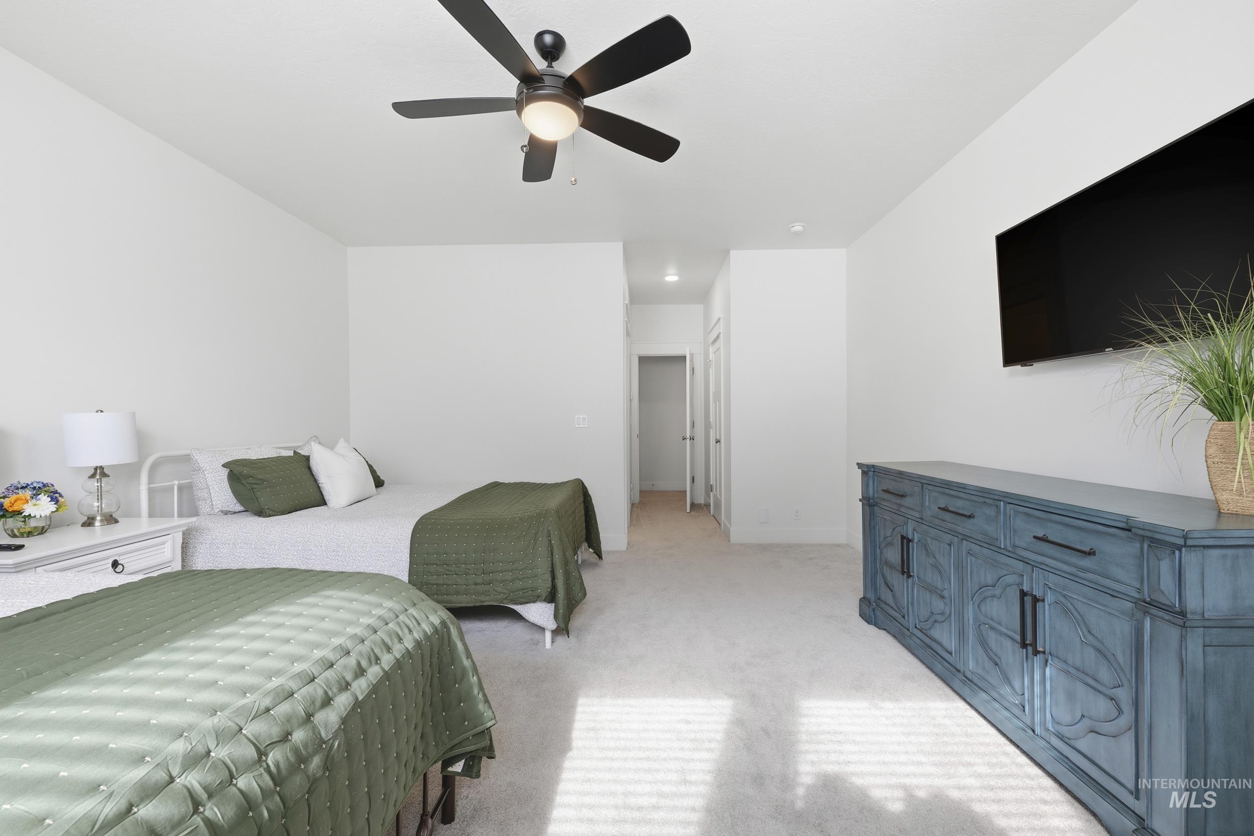 1310 W Winsett, Kuna, Idaho 83634-2460, 4 Bedrooms, 3 Bathrooms, Residential For Sale, Price $660,000,MLS 98980546