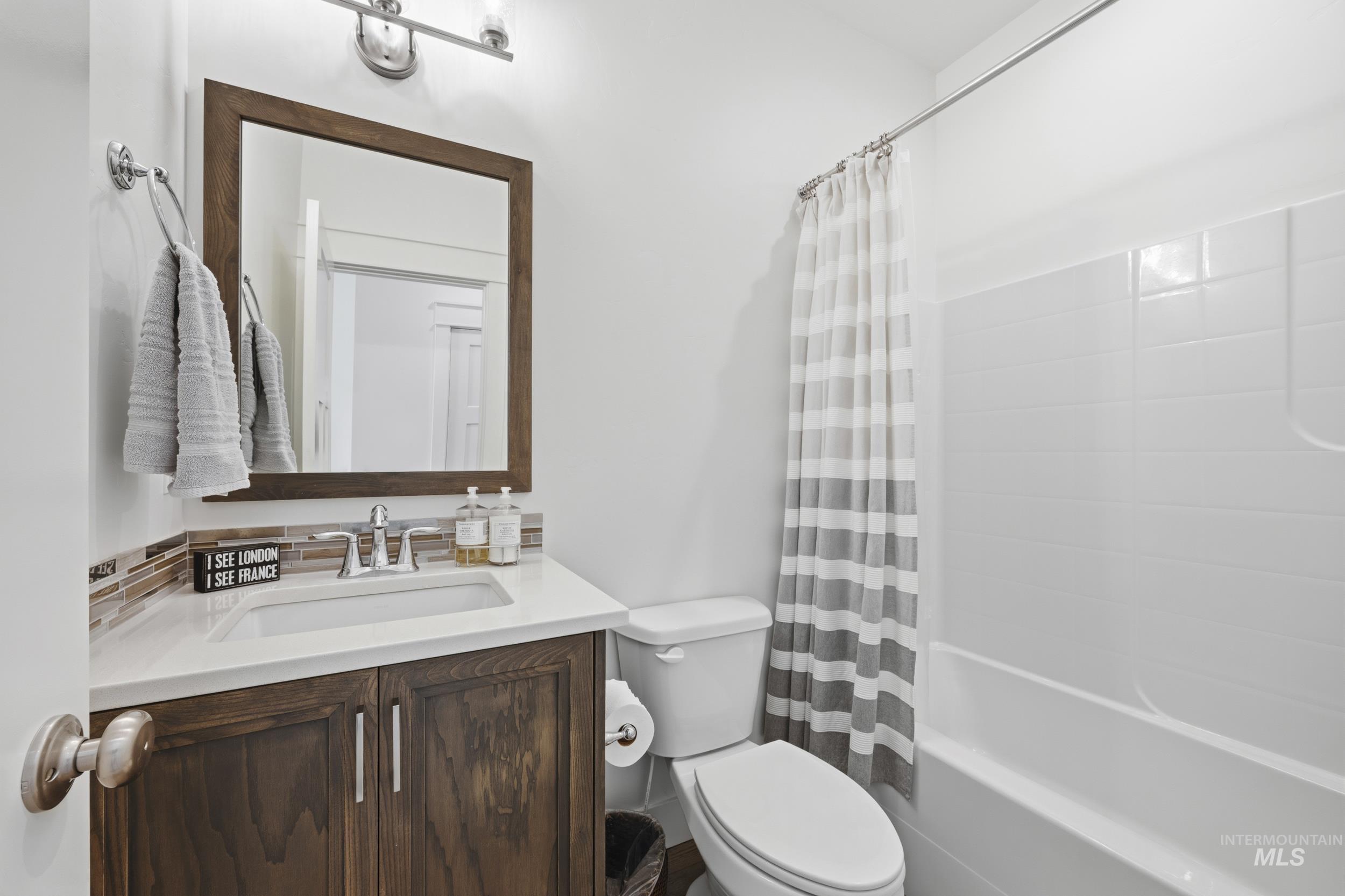 1310 W Winsett, Kuna, Idaho 83634-2460, 4 Bedrooms, 3 Bathrooms, Residential For Sale, Price $660,000,MLS 98980546