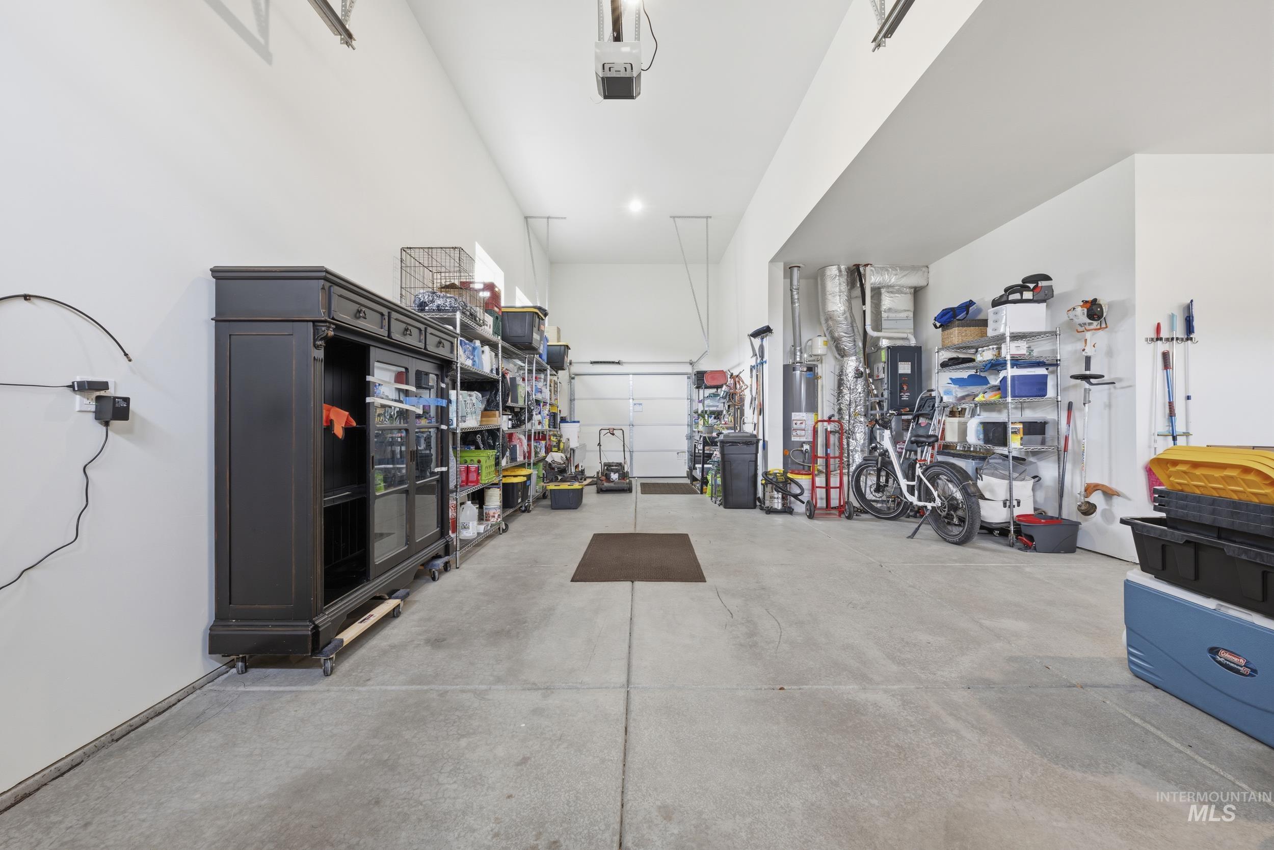 1310 W Winsett, Kuna, Idaho 83634-2460, 4 Bedrooms, 3 Bathrooms, Residential For Sale, Price $660,000,MLS 98980546