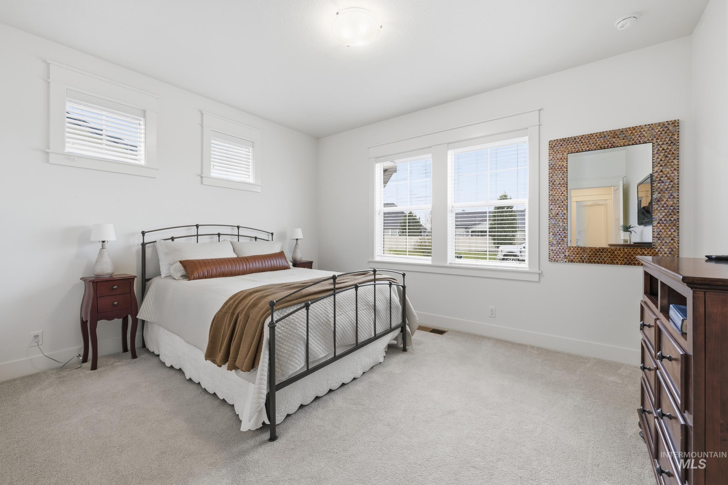 1310 W Winsett, Kuna, Idaho 83634-2460, 4 Bedrooms, 3 Bathrooms, Residential For Sale, Price $660,000,MLS 98980546