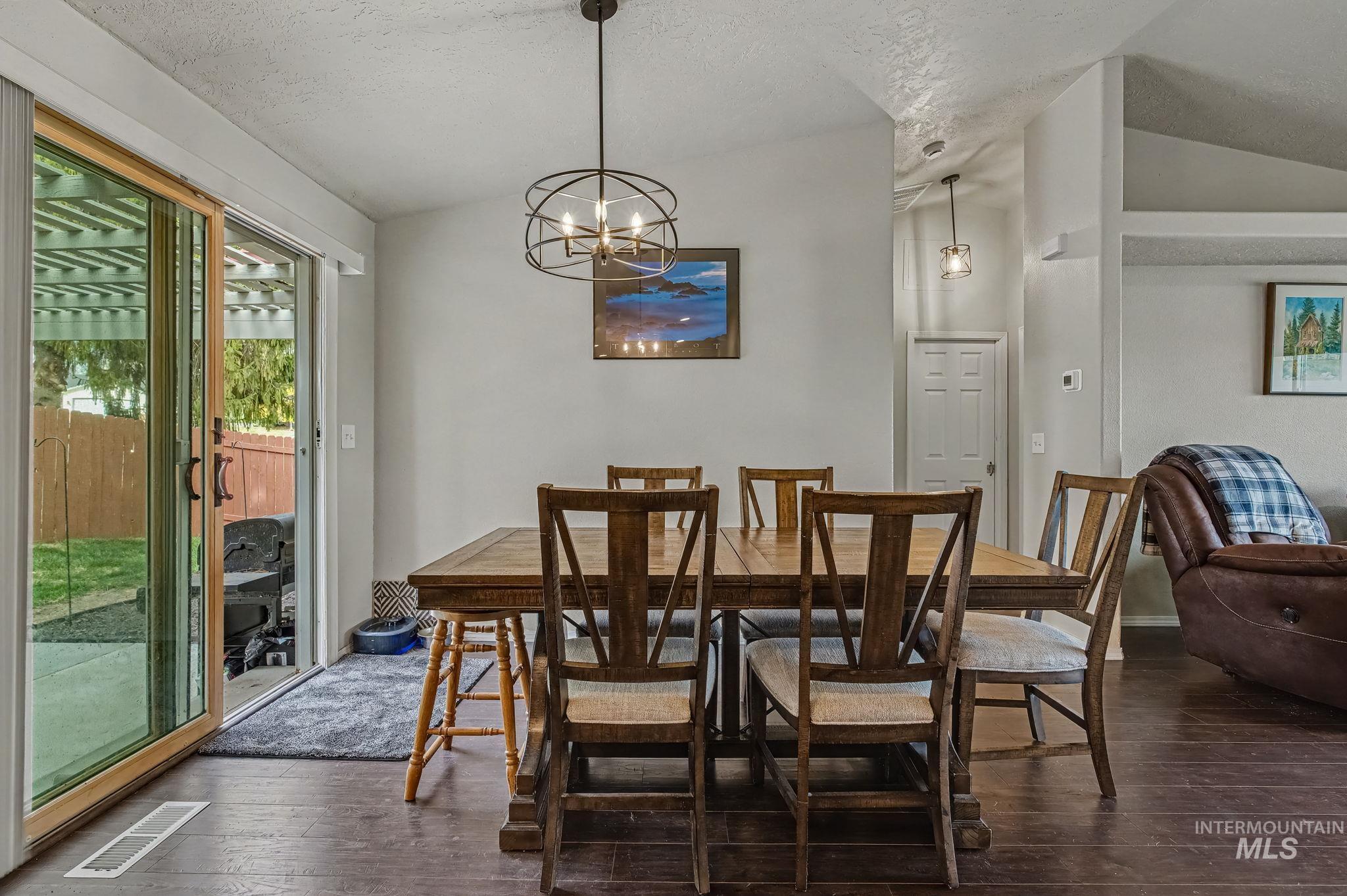 2910 Cougar Ave, Nampa, Idaho 83687, 3 Bedrooms, 2 Bathrooms, Residential For Sale, Price $350,000,MLS 98980547