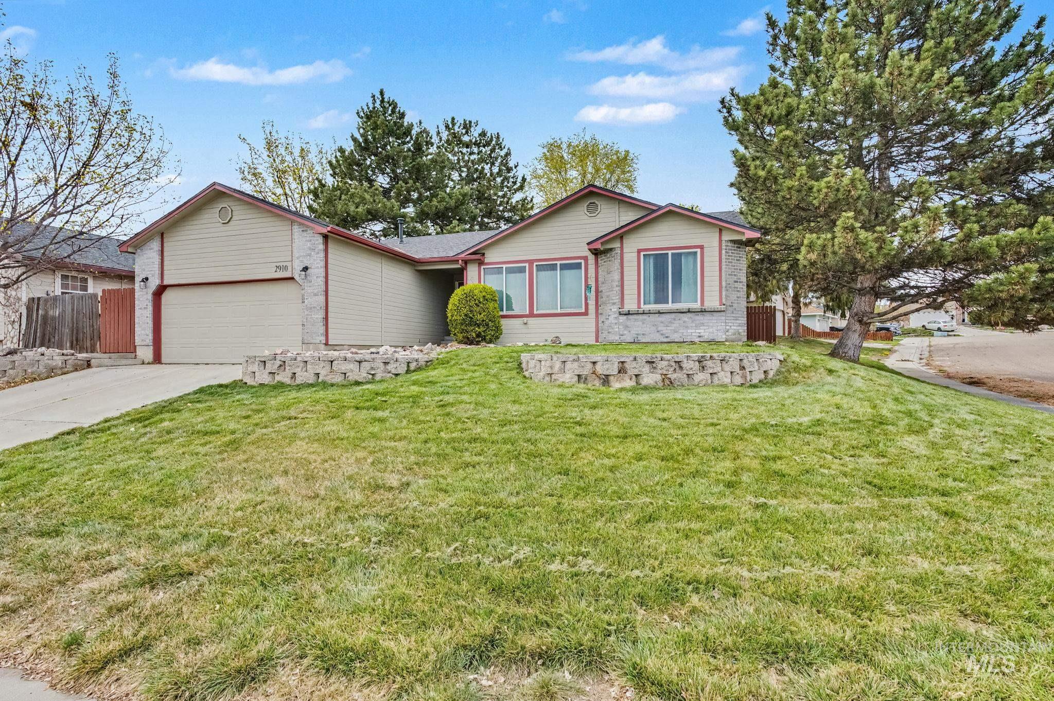 2910 Cougar Ave, Nampa, Idaho 83687, 3 Bedrooms, 2 Bathrooms, Residential For Sale, Price $350,000,MLS 98980547