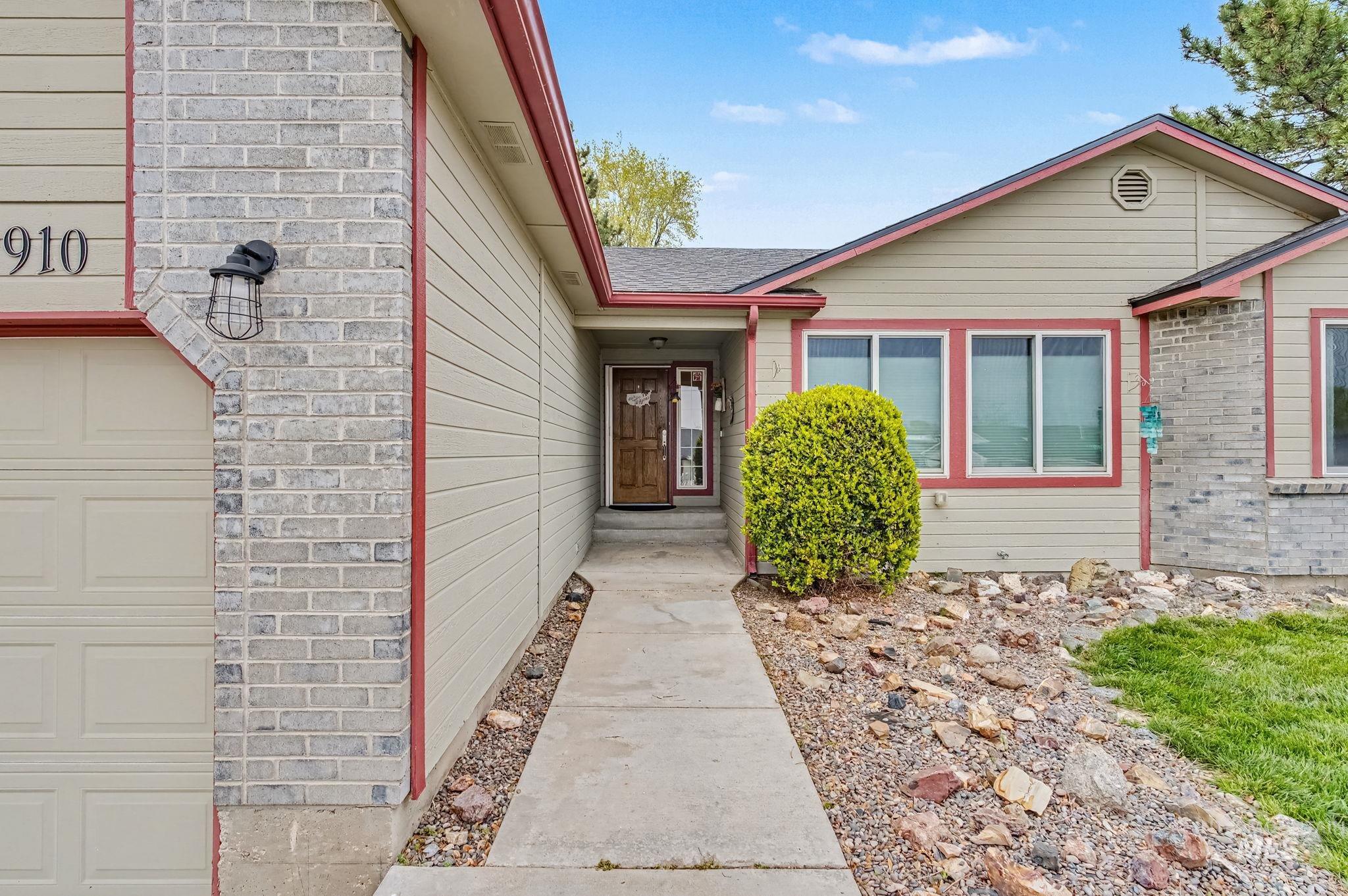 2910 Cougar Ave, Nampa, Idaho 83687, 3 Bedrooms, 2 Bathrooms, Residential For Sale, Price $350,000,MLS 98980547