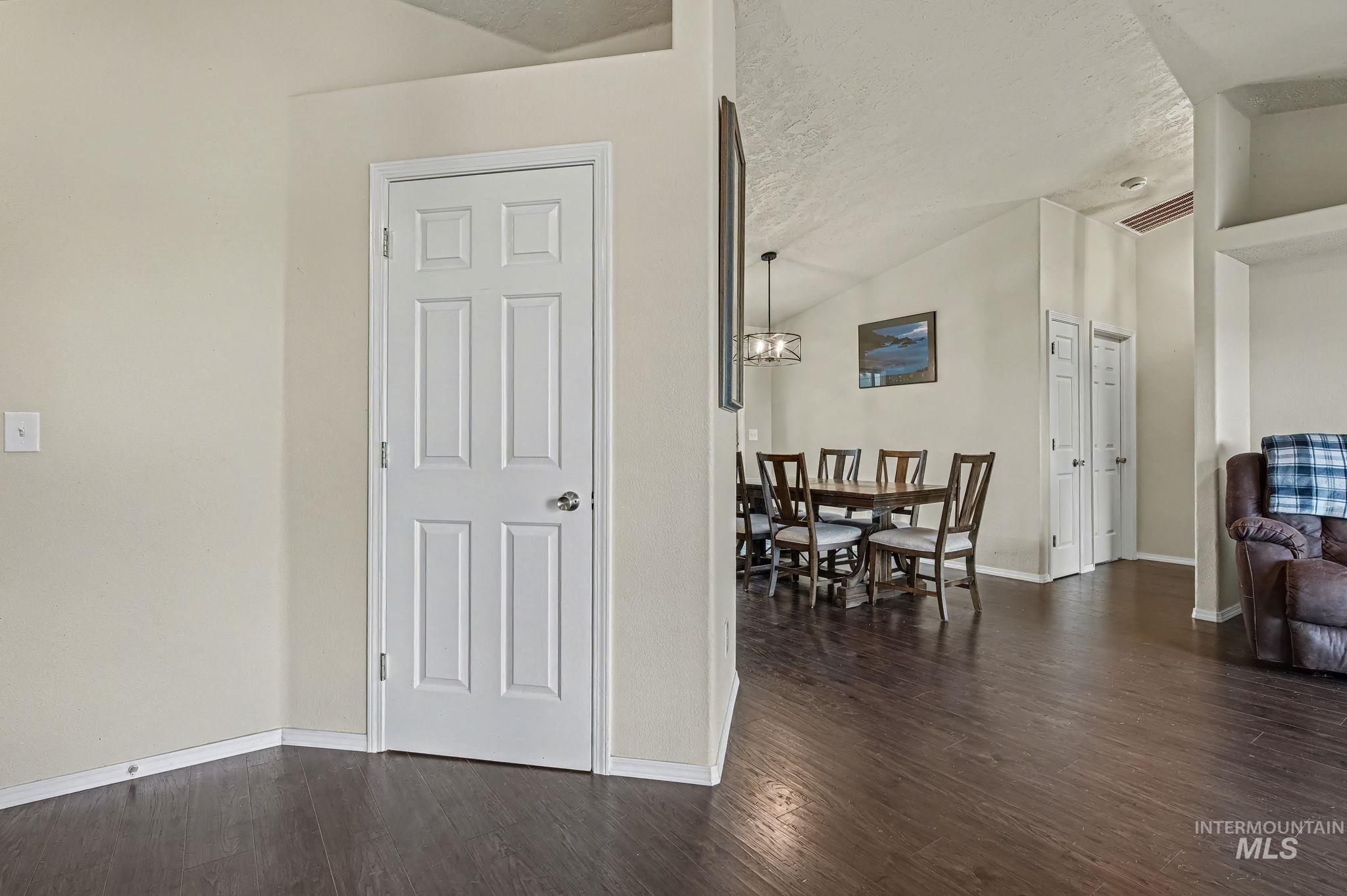 2910 Cougar Ave, Nampa, Idaho 83687, 3 Bedrooms, 2 Bathrooms, Residential For Sale, Price $350,000,MLS 98980547