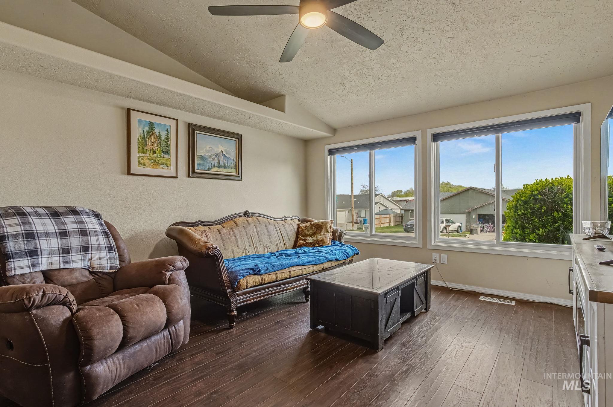 2910 Cougar Ave, Nampa, Idaho 83687, 3 Bedrooms, 2 Bathrooms, Residential For Sale, Price $350,000,MLS 98980547