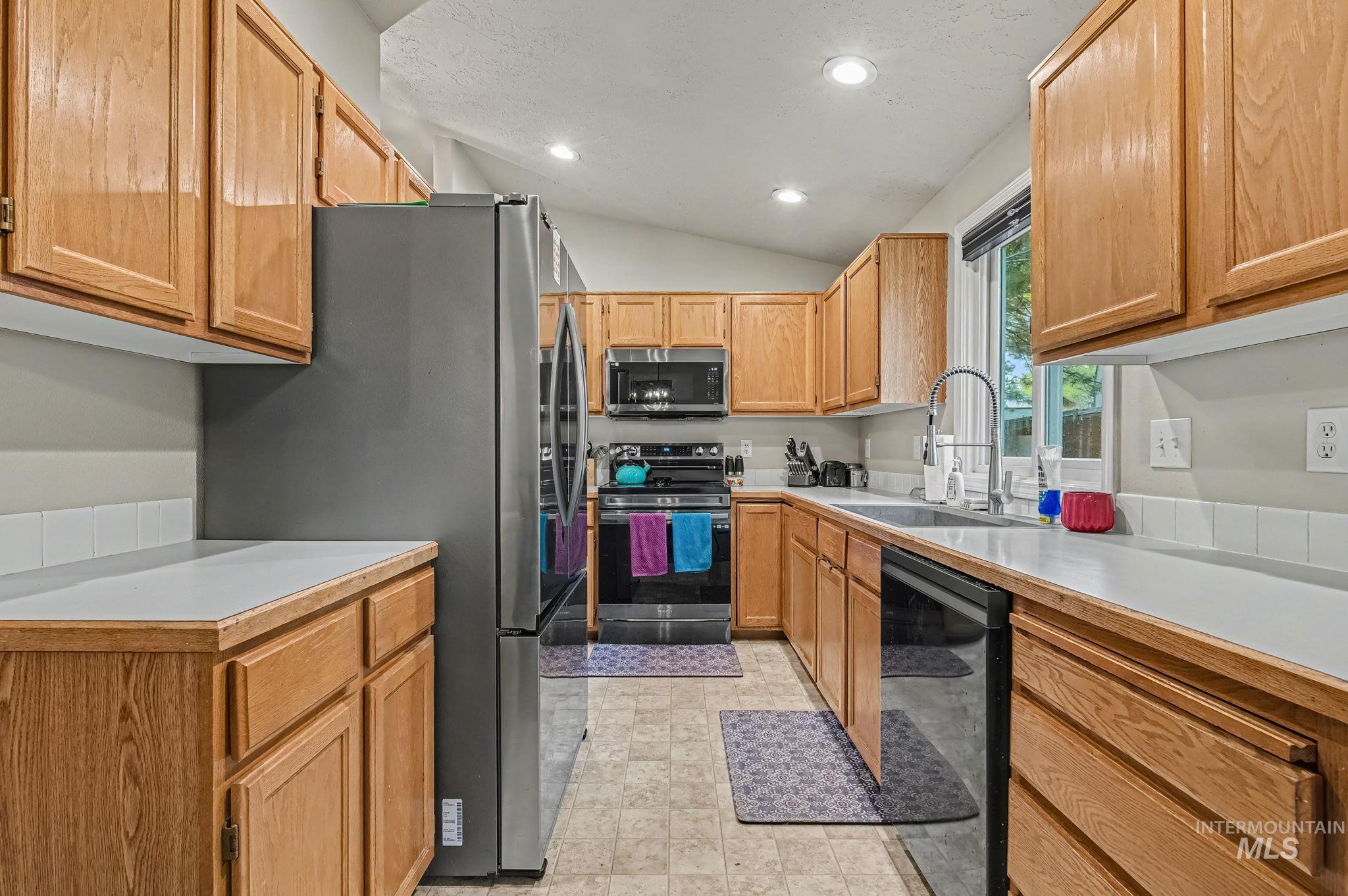 2910 Cougar Ave, Nampa, Idaho 83687, 3 Bedrooms, 2 Bathrooms, Residential For Sale, Price $350,000,MLS 98980547