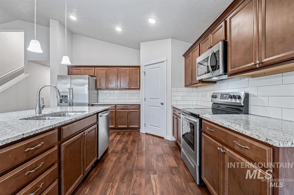 15837 N Limestone Way, Nampa, Idaho 83651, 4 Bedrooms, 2 Bathrooms, Residential For Sale, Price $439,990, 98980552