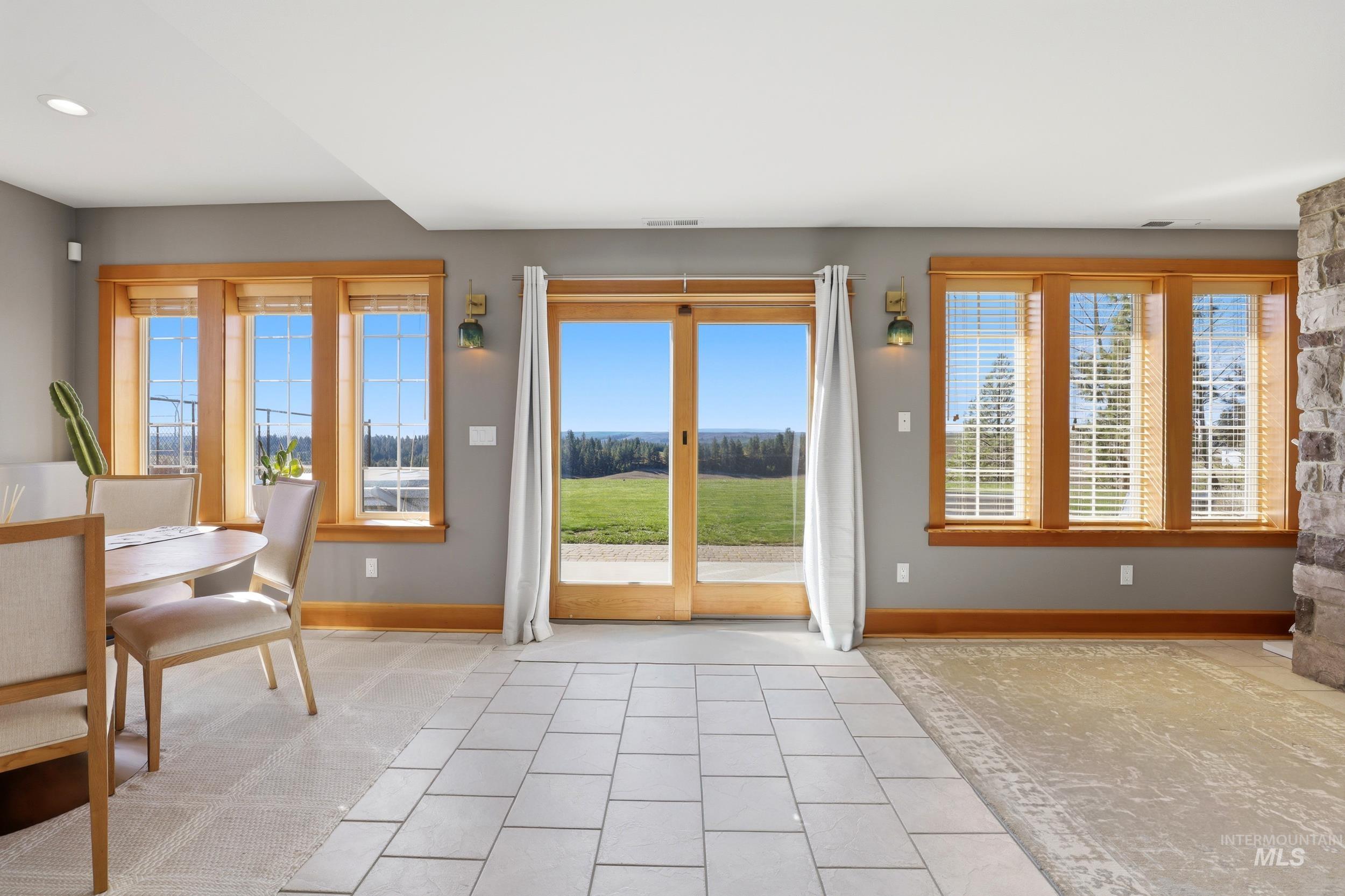 1014 Hilby Rd, Moscow, Idaho 83843, 4 Bedrooms, 4 Bathrooms, Residential For Sale, Price $2,495,000,MLS 98980554
