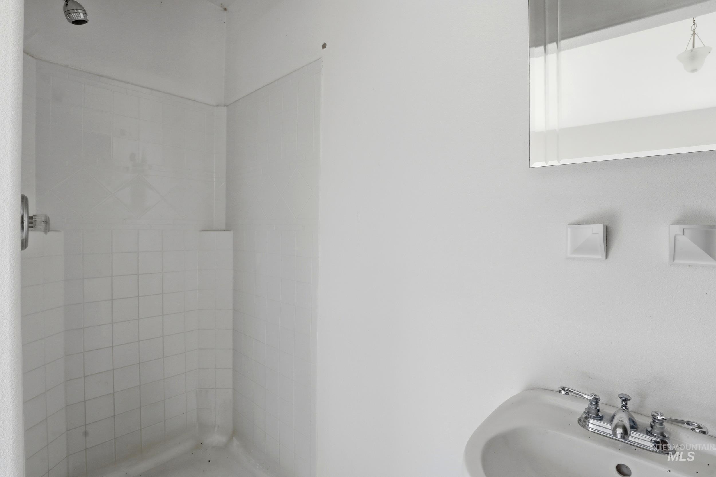 1014 Hilby Rd, Moscow, Idaho 83843, 4 Bedrooms, 4 Bathrooms, Residential For Sale, Price $2,600,000, 98980554